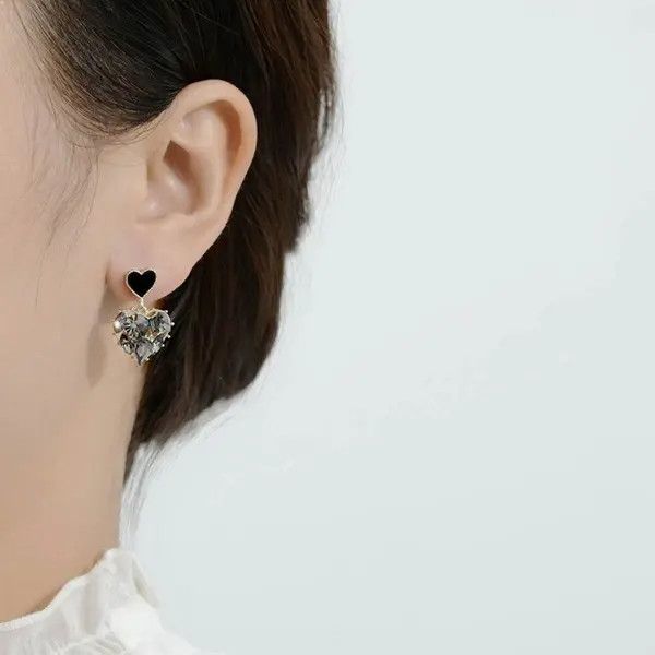 Other Women's Black Crystal Love Heart Dangle Drop Earrings Size ONE SIZE - 4 Thumbnail