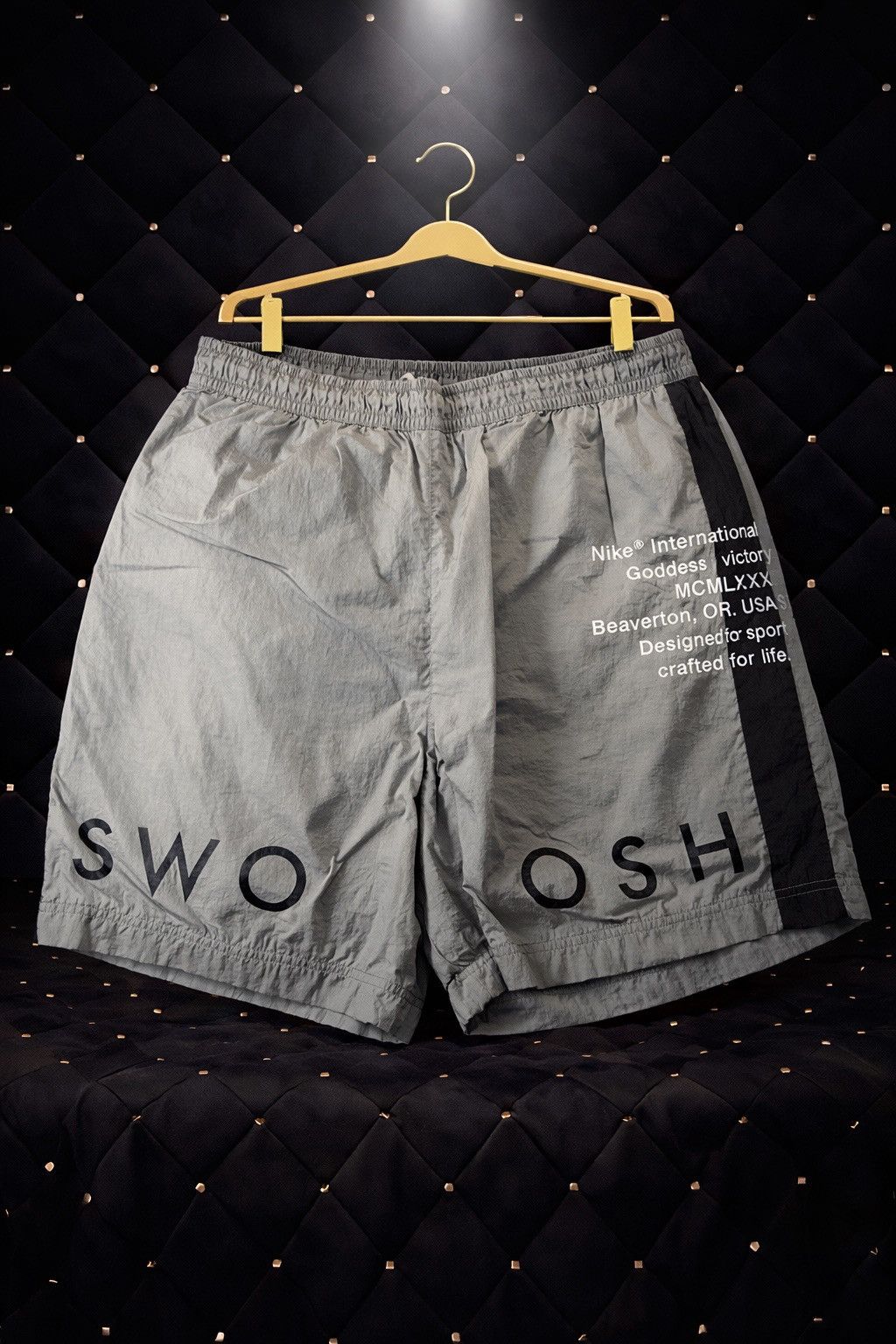 Nike NIKE SWOOSH SPELLOUT TEXT WOVEN SHORTS Size US 36 / EU 52 - 1 Preview
