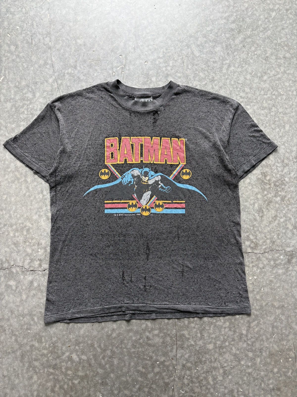 Vintage Vintage 80s Batman Graphic Tee Paper Thin Thrashed Size US L / EU 52-54 / 3 - 1 Thumbnail