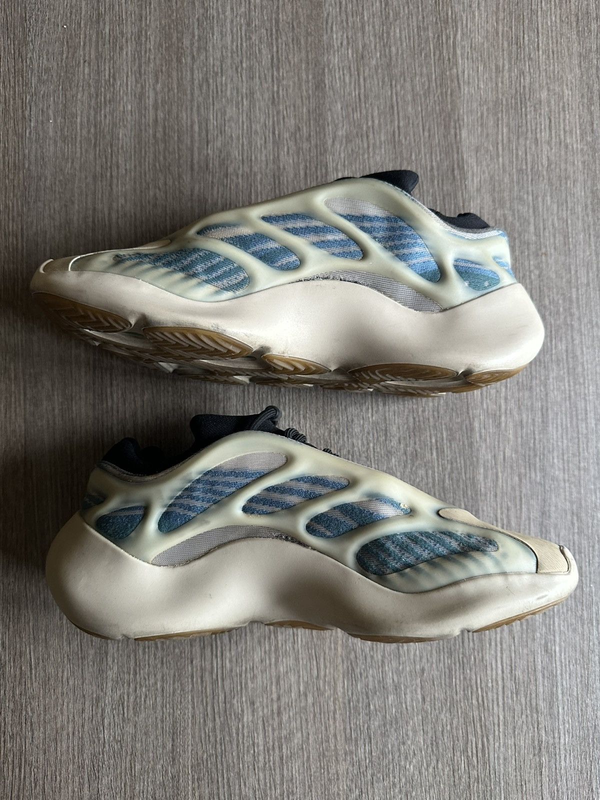 Yeezy Yeezy 700 v3 Kyanite Size US 11 / EU 44 - 1 Thumbnail