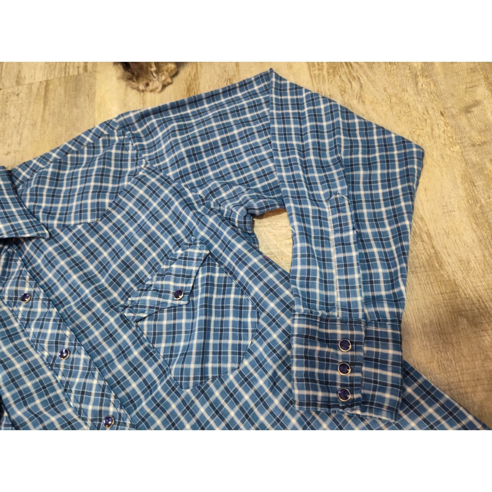 Wrangler VINTAGE Wrangler Western Shirt Men 16/34 Pearl Snap Long Sleeve Blue XL US-Made Cowhide Likely 80s 90s Cowboy Cut Mens Size US L / EU 52-54 / 3 - 4 Thumbnail