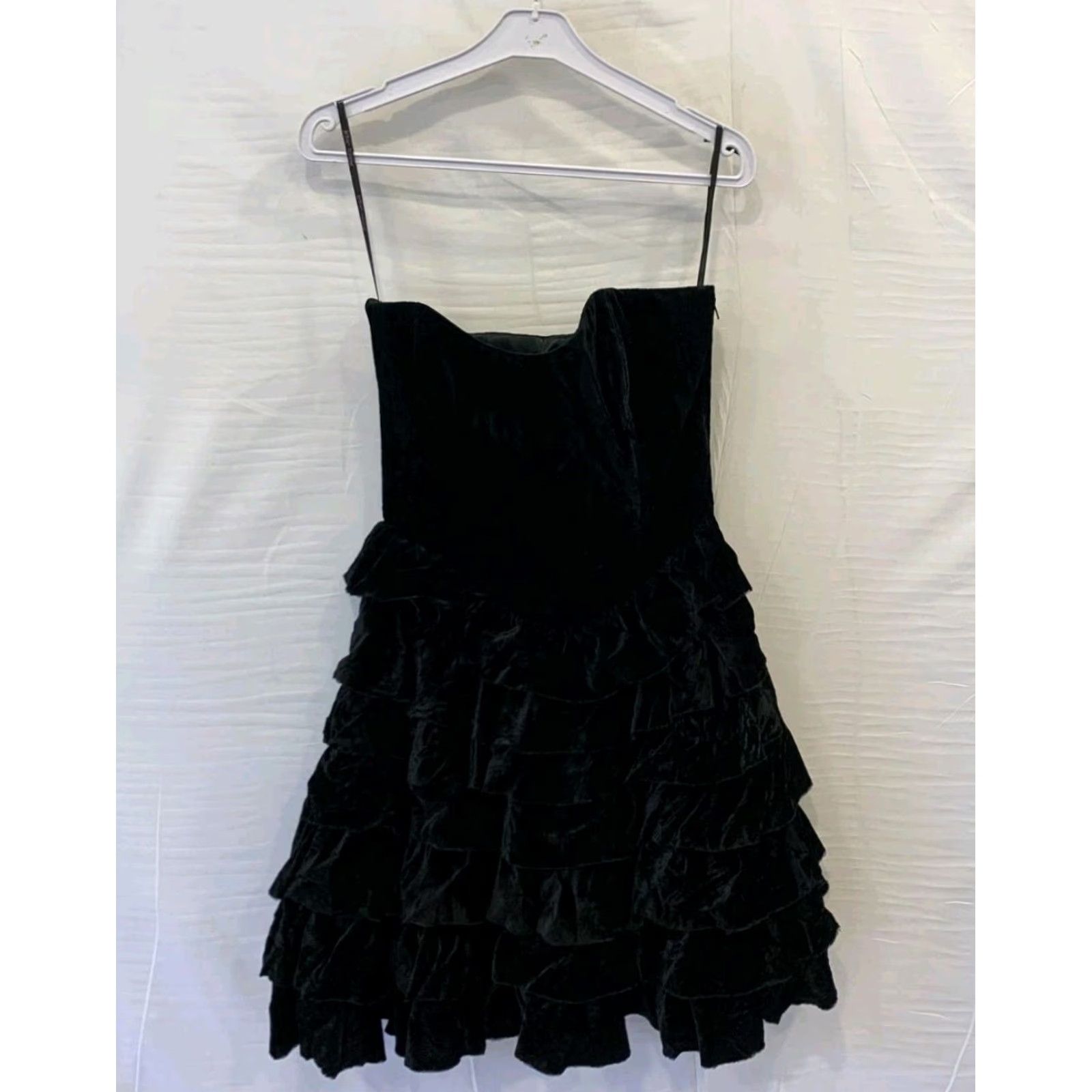 Betsey Johnson VINTAGE Betsey Johnson Evening Black Velvet Strapless Ruffle Dress Sweetheart 6 Womens Party/Cocktail Mini Velvet Black Size M / US 6-8 / IT 42-44 - 2 Thumbnail