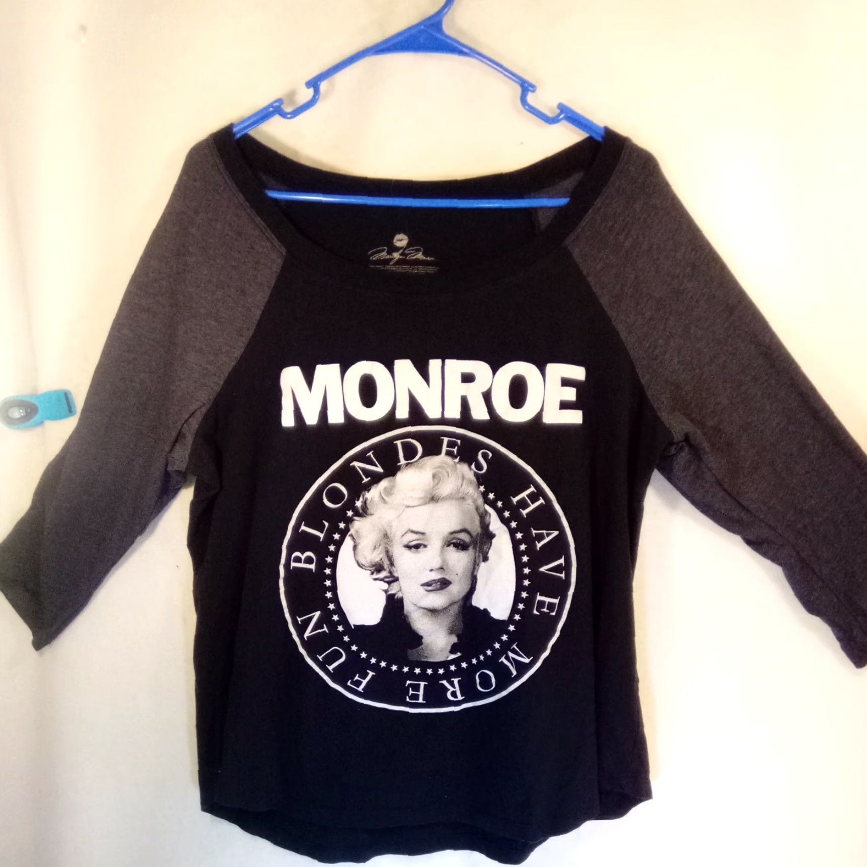 Vintage MARILYN MONROE BLONDES HAVE MORE FUN T-SHIRT Black 3/4 Sleeve Scoop Neck 100% Cotton Womens Regular Size 1 Size XS / US 0-2 / IT 36-38 - 2 Thumbnail