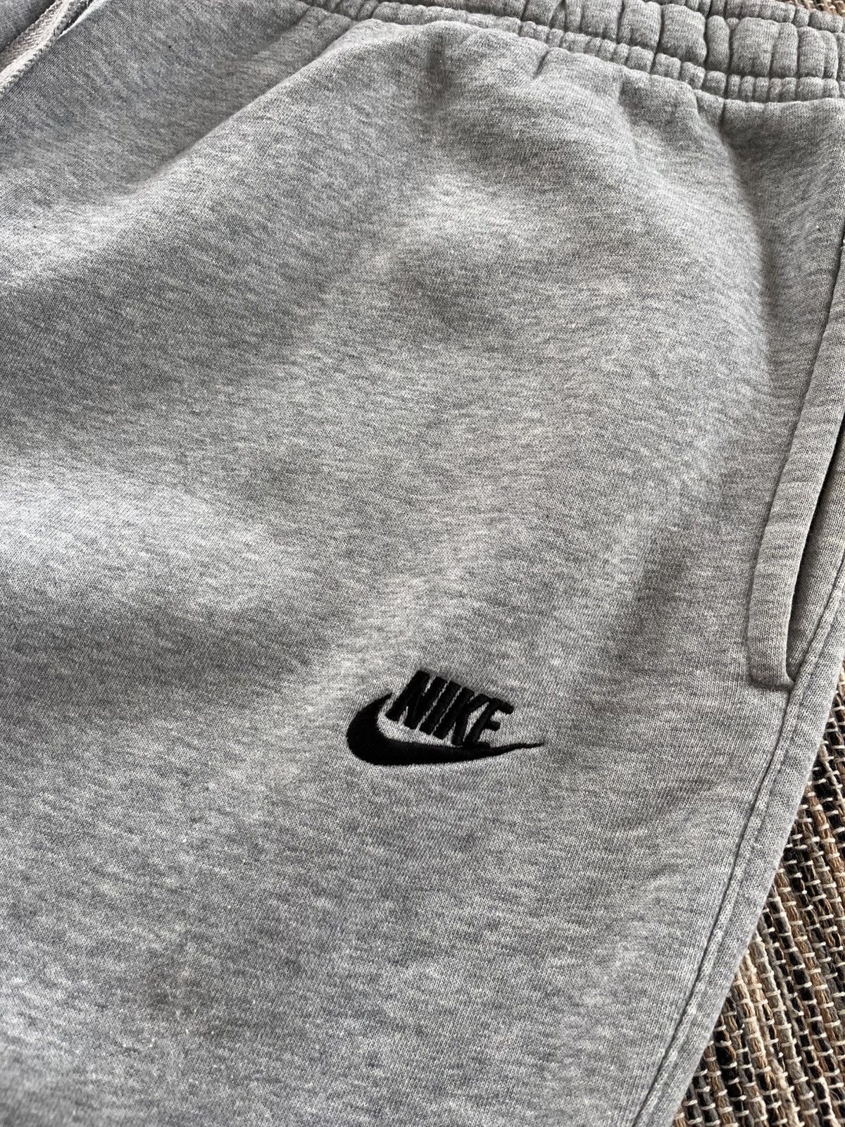 Nike Vintage Nike Grey Y2K Oversize Wide Sweatpants Joggers Size US 38 / EU 54 - 7 Thumbnail
