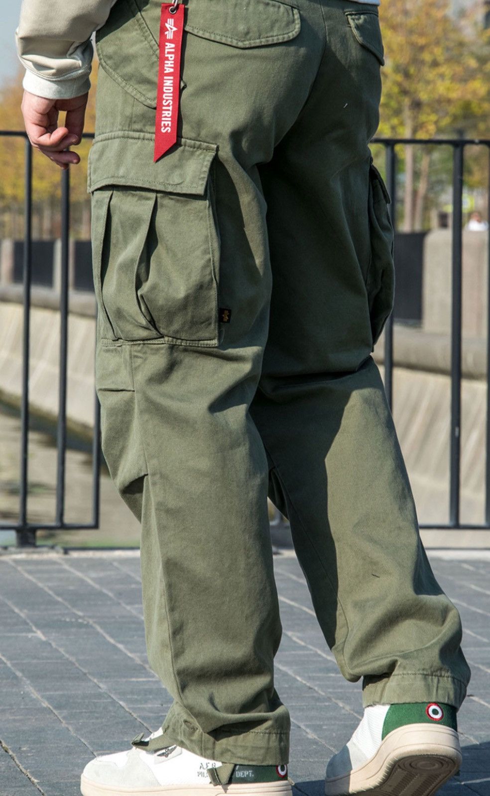 Alpha Industries Alpha industries men’s cargo M 65 pants 32x32 green NWT Size US 32 / EU 48 - 12 Thumbnail