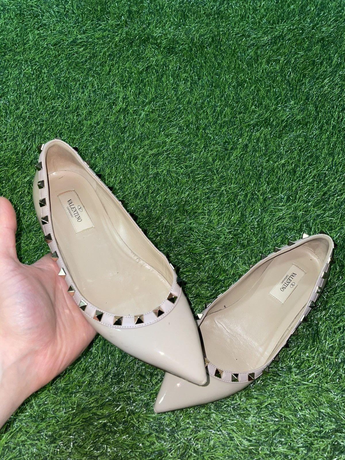 Valentino Valentino Garavani Women shoes Balerina flats 37/6.5 Ivory Size US 6.5 / IT 36.5 - 1 Thumbnail