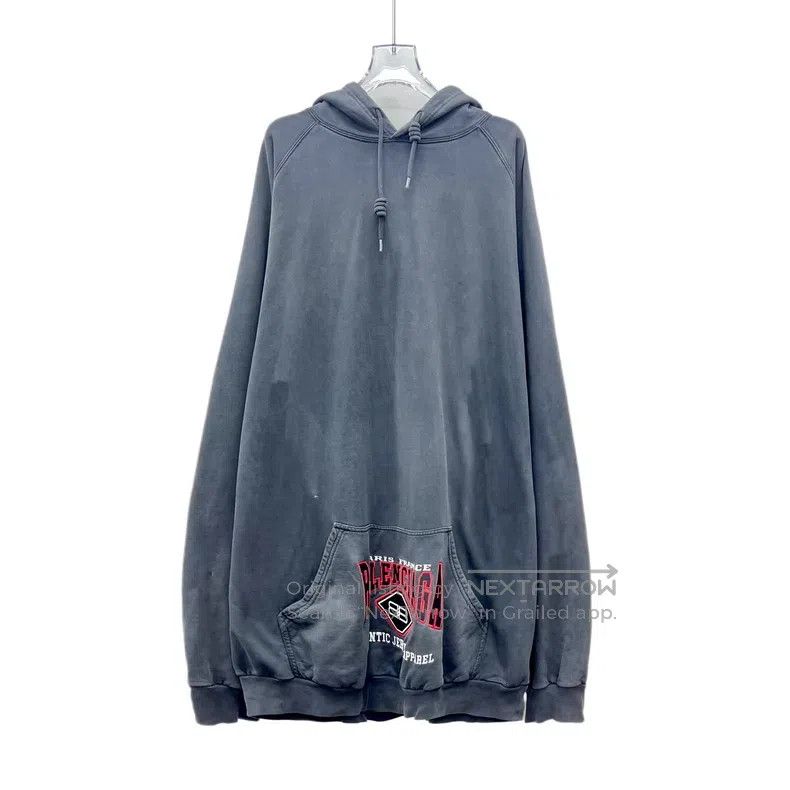 Balenciaga Balenciaga Gray logo embroidery cotton hooded drawstring l Size US L / EU 52-54 / 3 - 1 Thumbnail