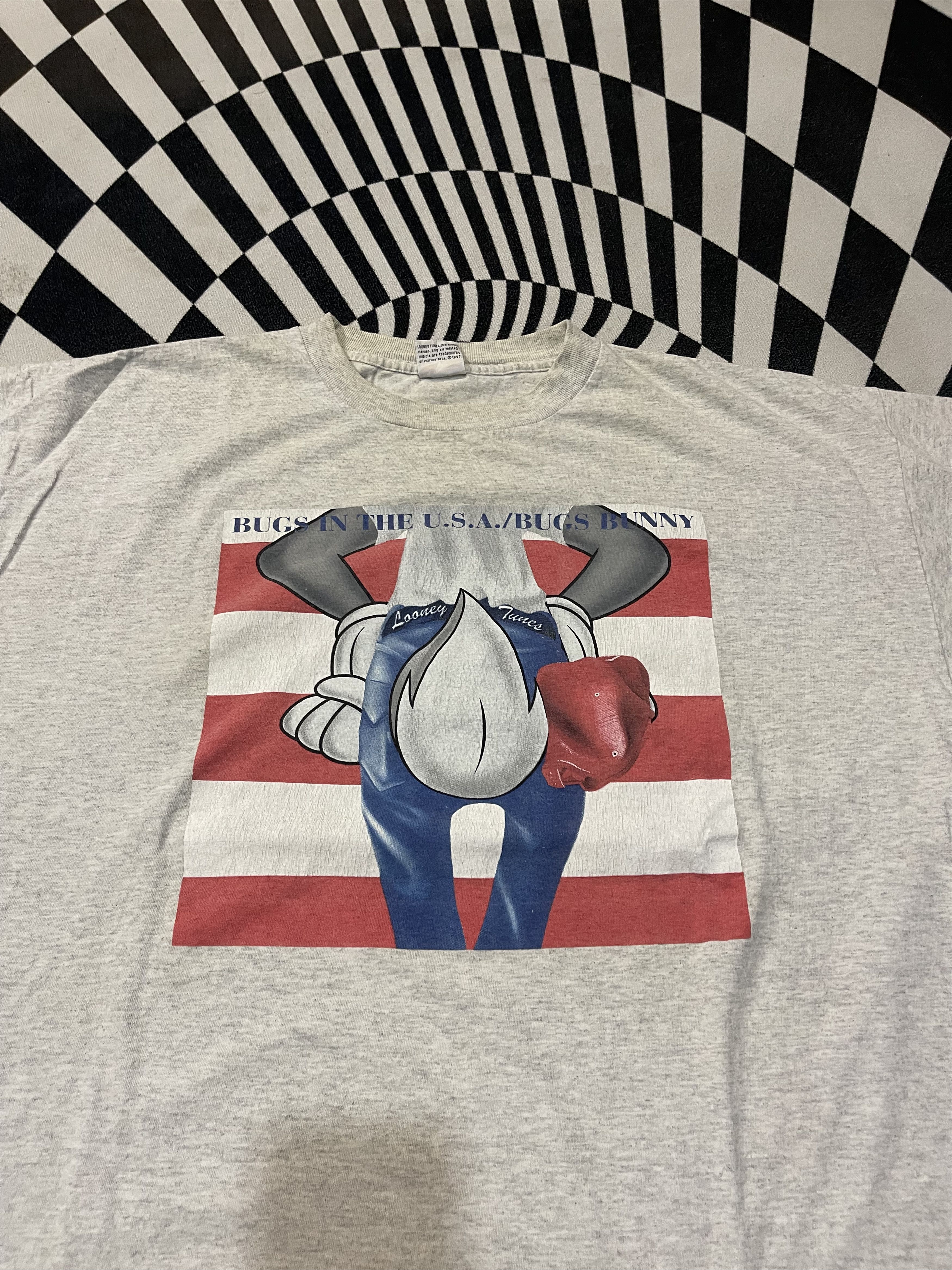 Warner Bros Vintage 1997 Bugs Bunny "Bugs in the USA" Looney Tunes Tee Size US XL / EU 56 / 4 - 2 Thumbnail