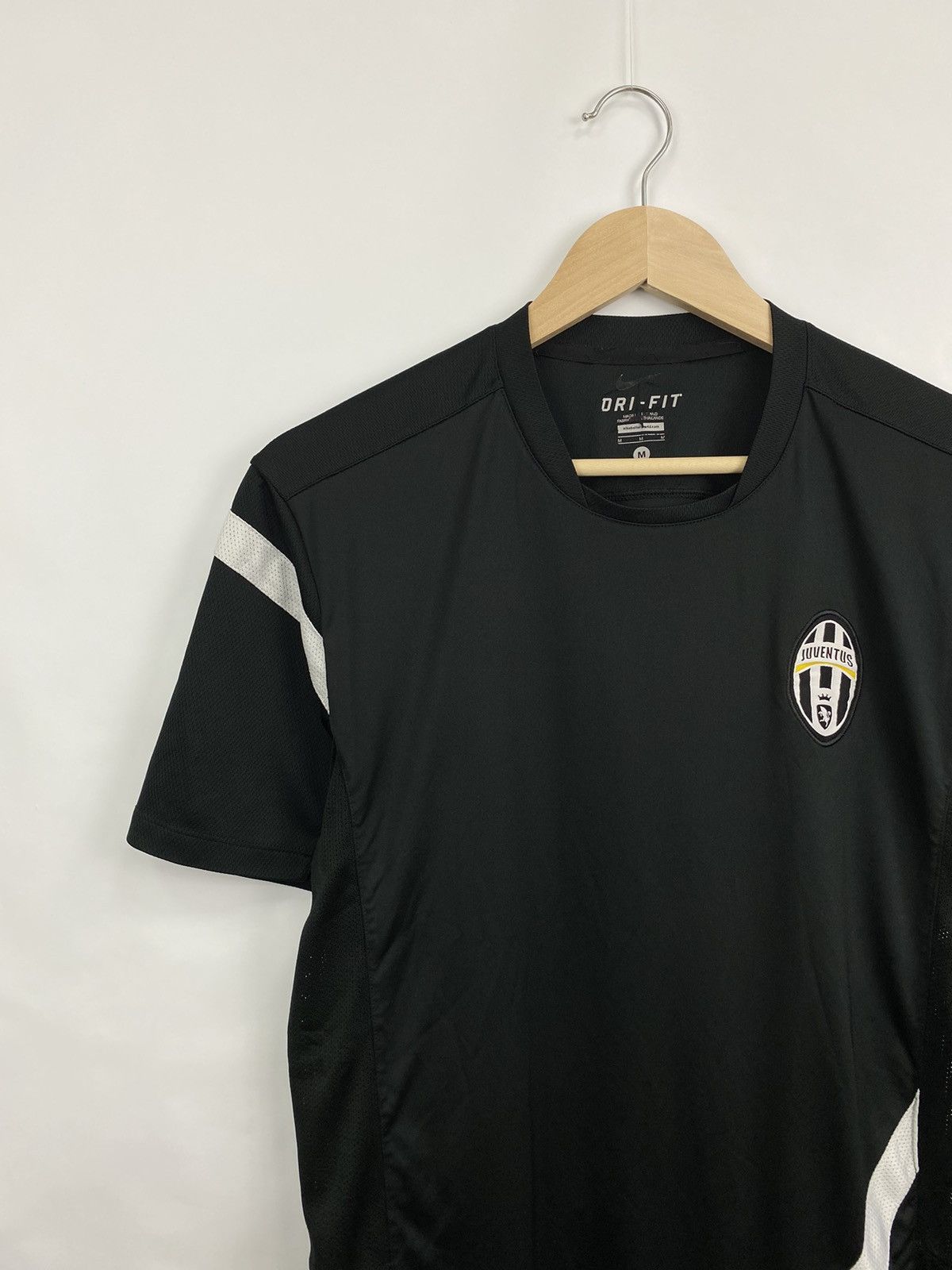 Nike 🇮🇹 Vintage 90s Nike Juventus Soccer Jersey Rare Retro Y2K Size US M / EU 48-50 / 2 - 3 Thumbnail