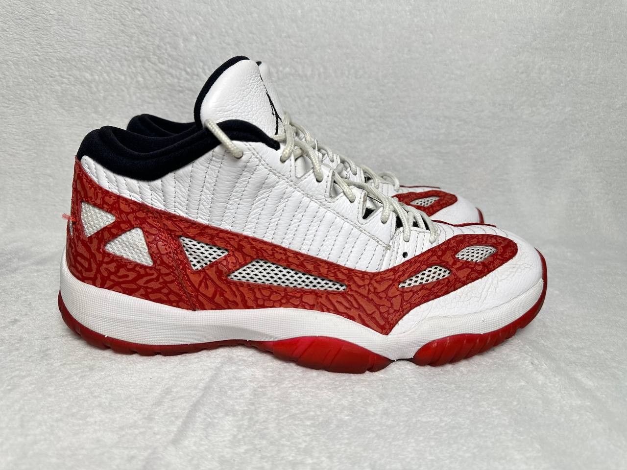jordan 11 retro low ie white gym red