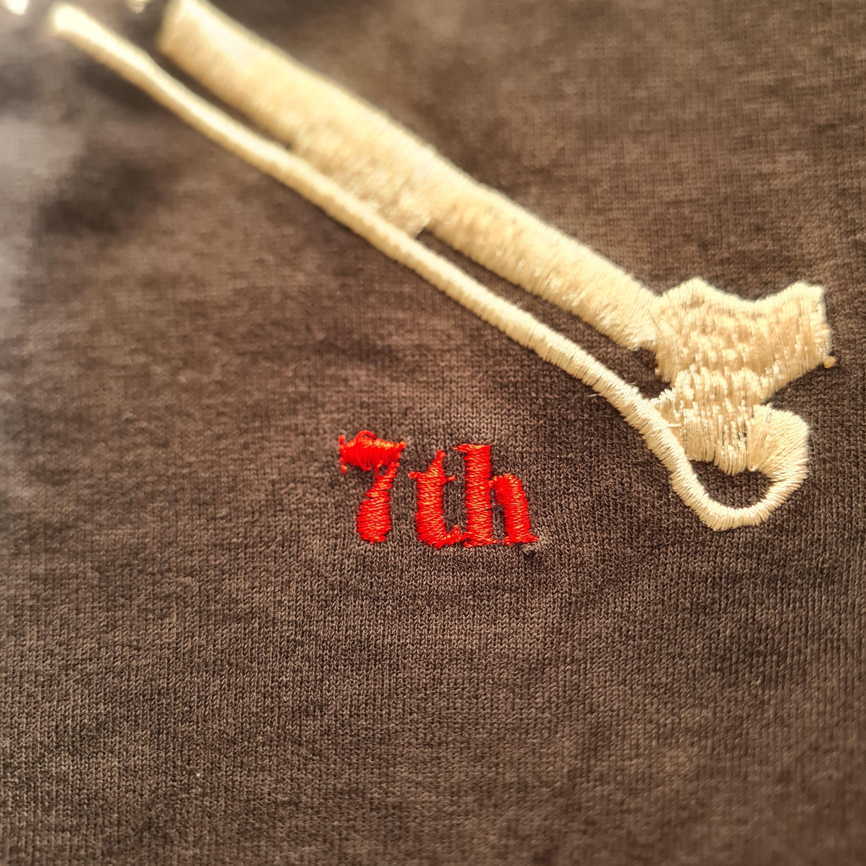 Vintage 7th Generation Armed Front Emborder T-Shirt Size US L / EU 52-54 / 3 - 7 Thumbnail