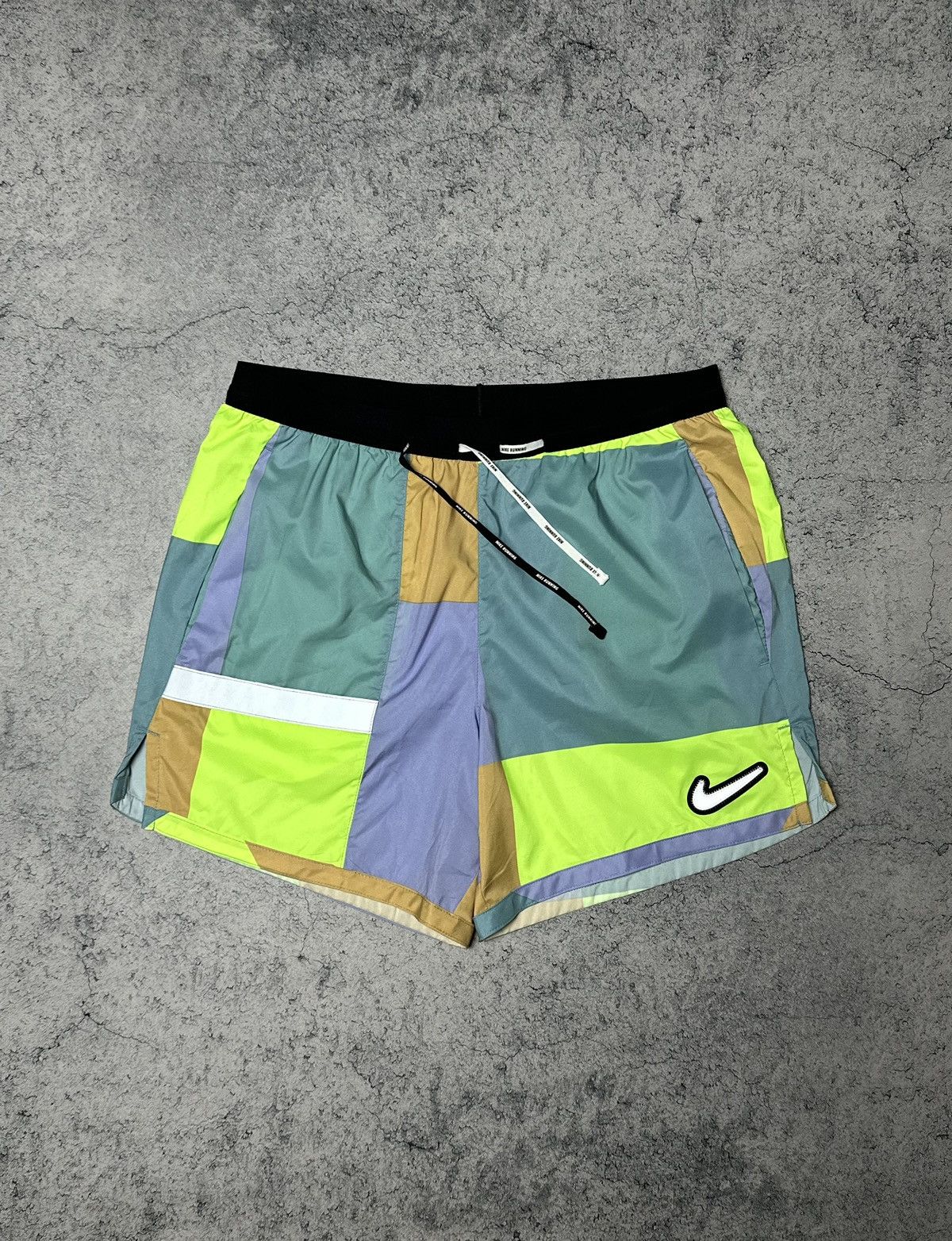 Nike Nike Wild Run Patchwork Set Jacket + Shorts Suit Size US M / EU 48-50 / 2 - 15 Thumbnail