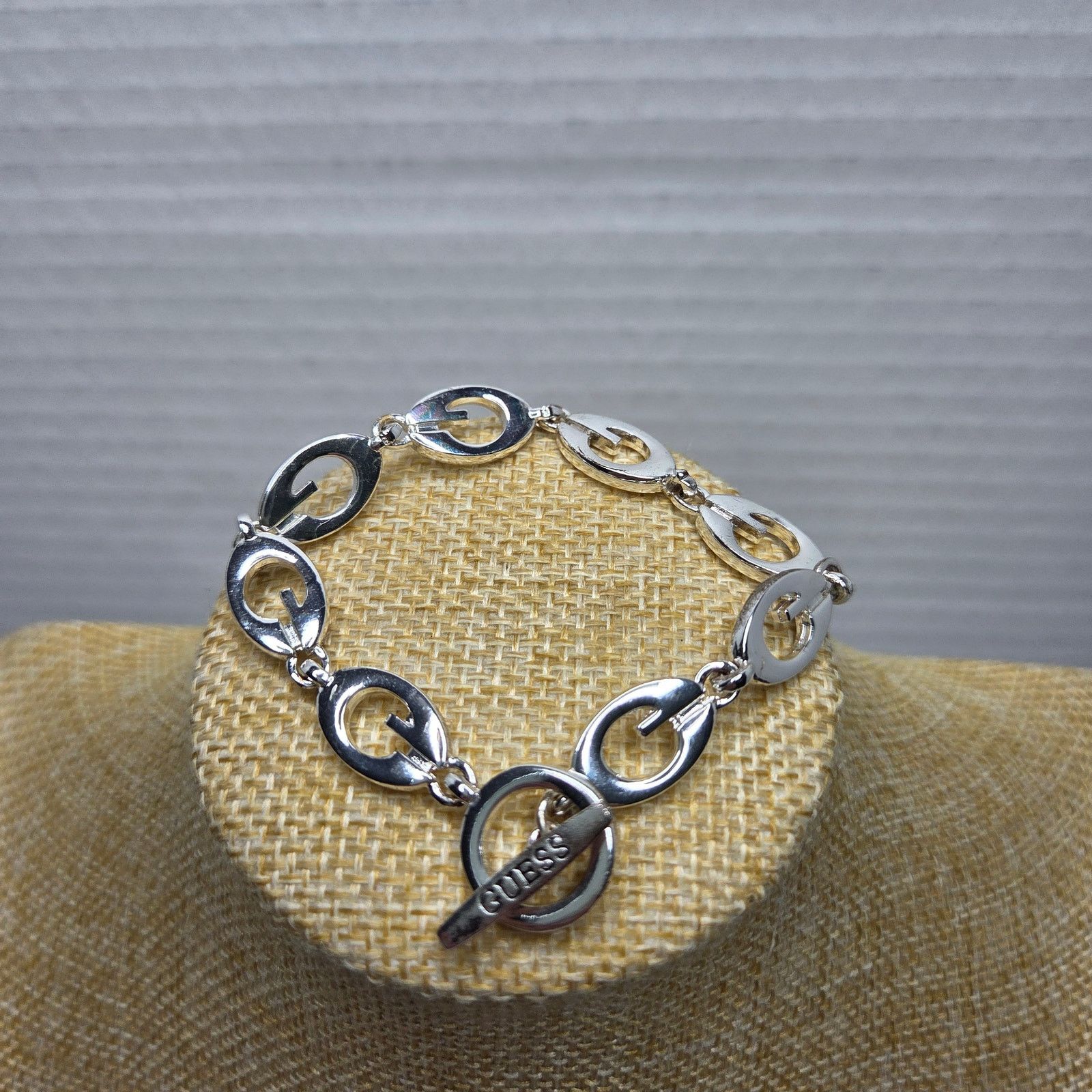 Guess Guess Silver-Tone G Link Toggle Clasp Bracelet Jewelry 7.5" Size ONE SIZE - 5 Thumbnail
