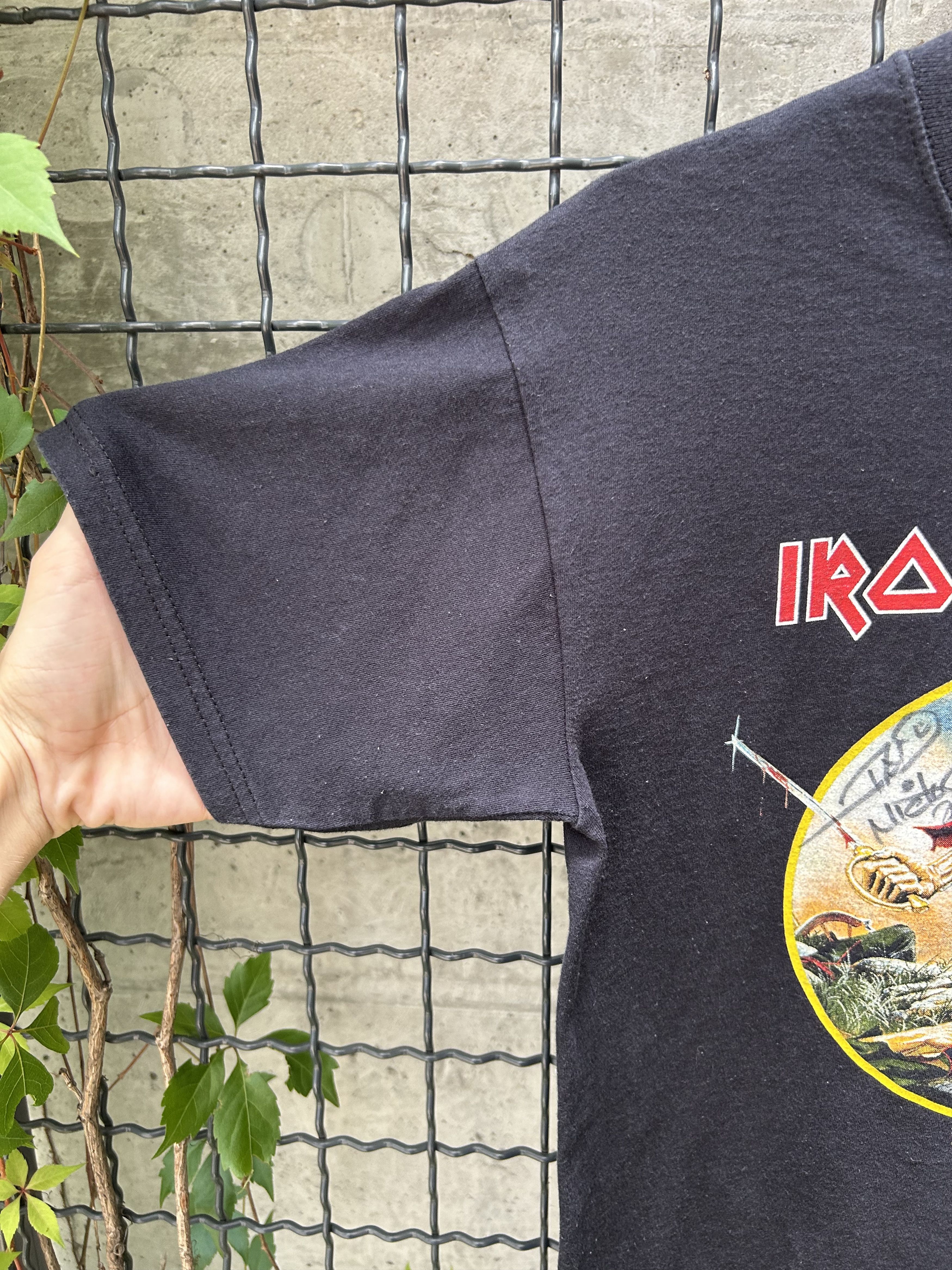 Band Tees Vintage 2005 Iron Maiden Rock Band Tour T-shirt Size US S / EU 44-46 / 1 - 7 Thumbnail