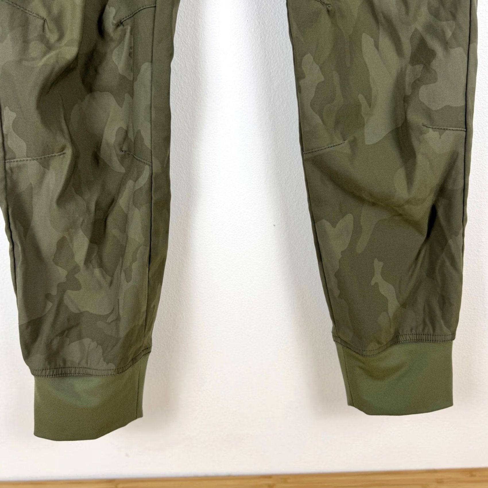Prana PrAna Women Standard Fit Cargo Jogger Pants Camo Print 6 Rg Outdoor Size 28" / US 6 / IT 42 - 7 Thumbnail