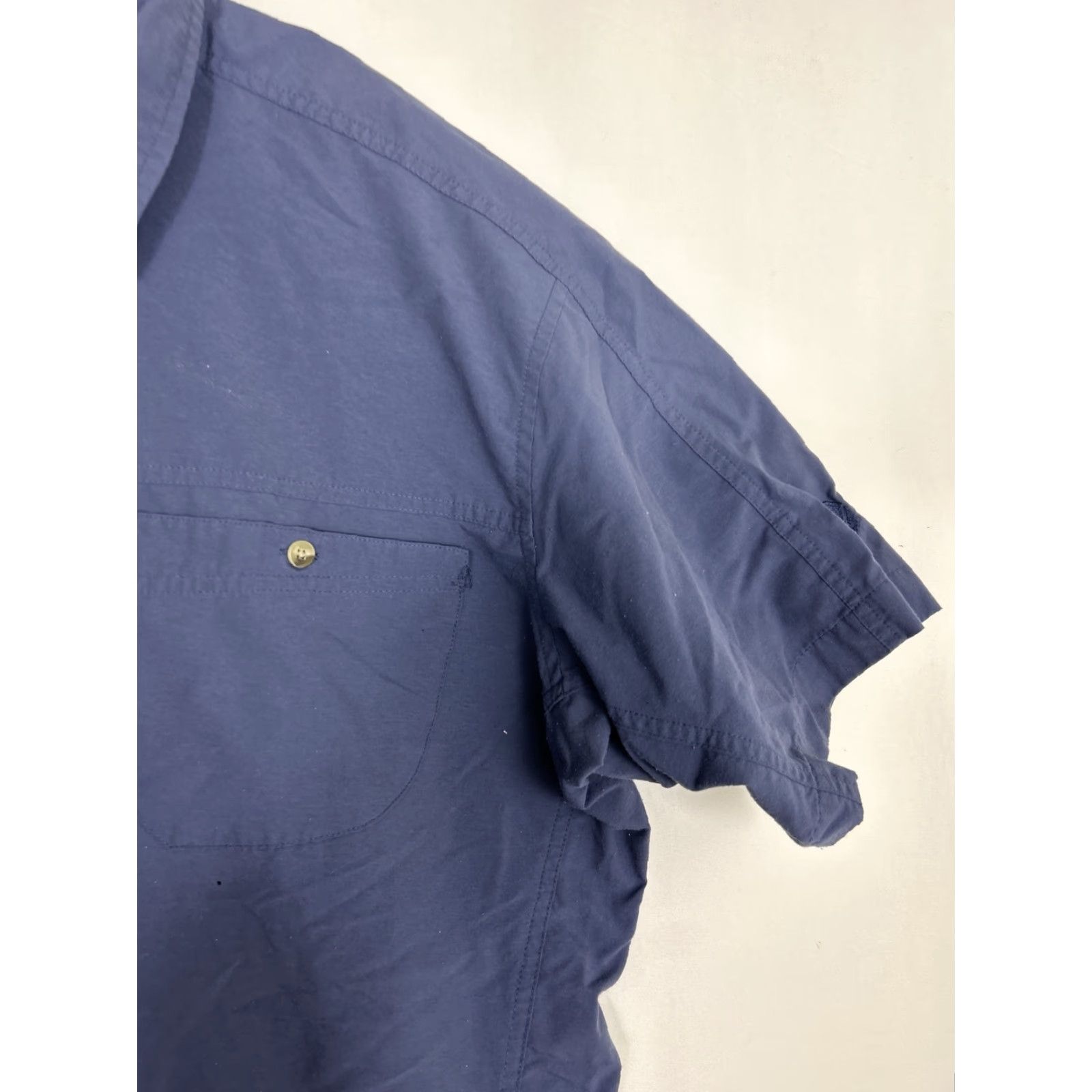 Mountain Hardwear VINTAGE Mountain Hardwear Shirt Button-Up Short Sleeve Mens L Blue Nylon Pin Hole Size US L / EU 52-54 / 3 - 4 Thumbnail