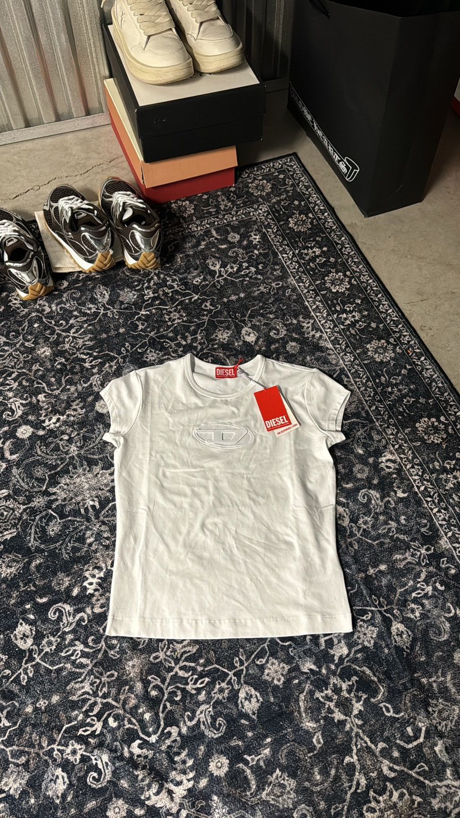 Diesel DIESEL T-Shirt With Peekaboo Logo LARGE Size L / US 10 / IT 46 - 1 Thumbnail