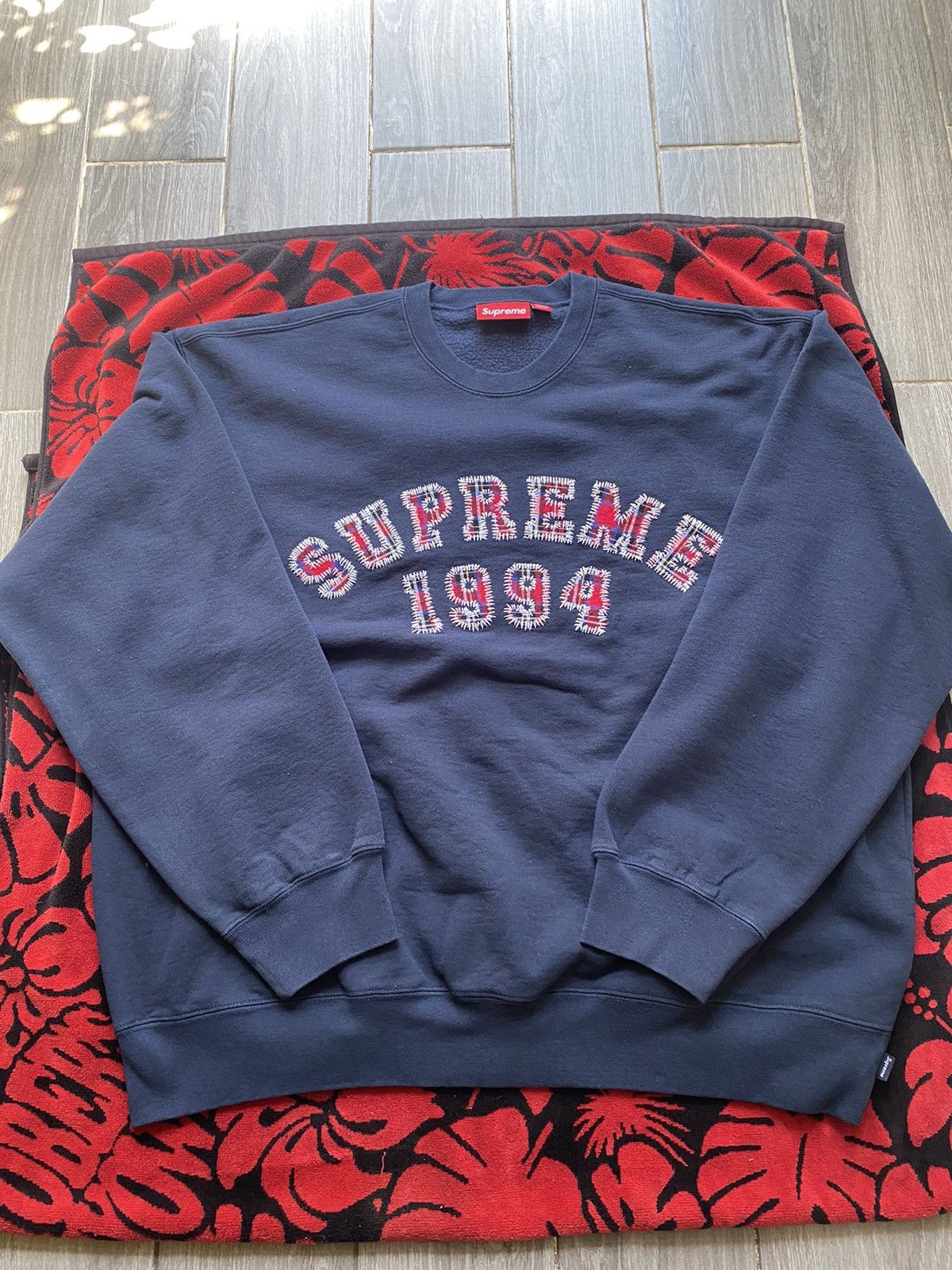 Supreme SUPREME 2008 TARTAN PLAID CREST CREWNECK | Grailed
