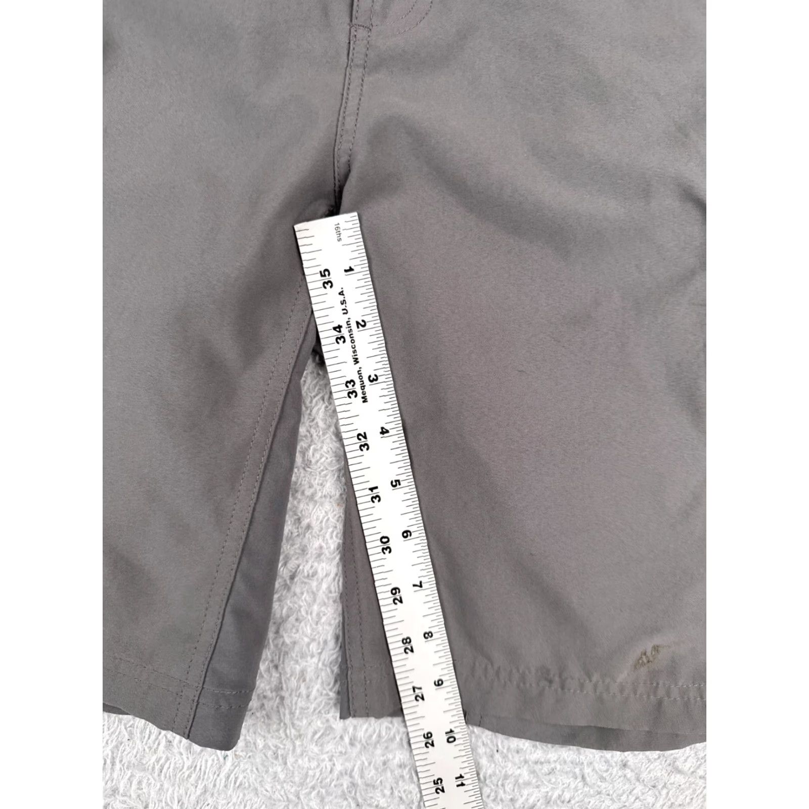Vintage Columbia Mens Shorts Cargo Nylon Gray 30x10 Regular PFG Outdoor Shell Pocket Logo Casual Boat Fishing Kayak Size US 30 / EU 46 - 7 Thumbnail