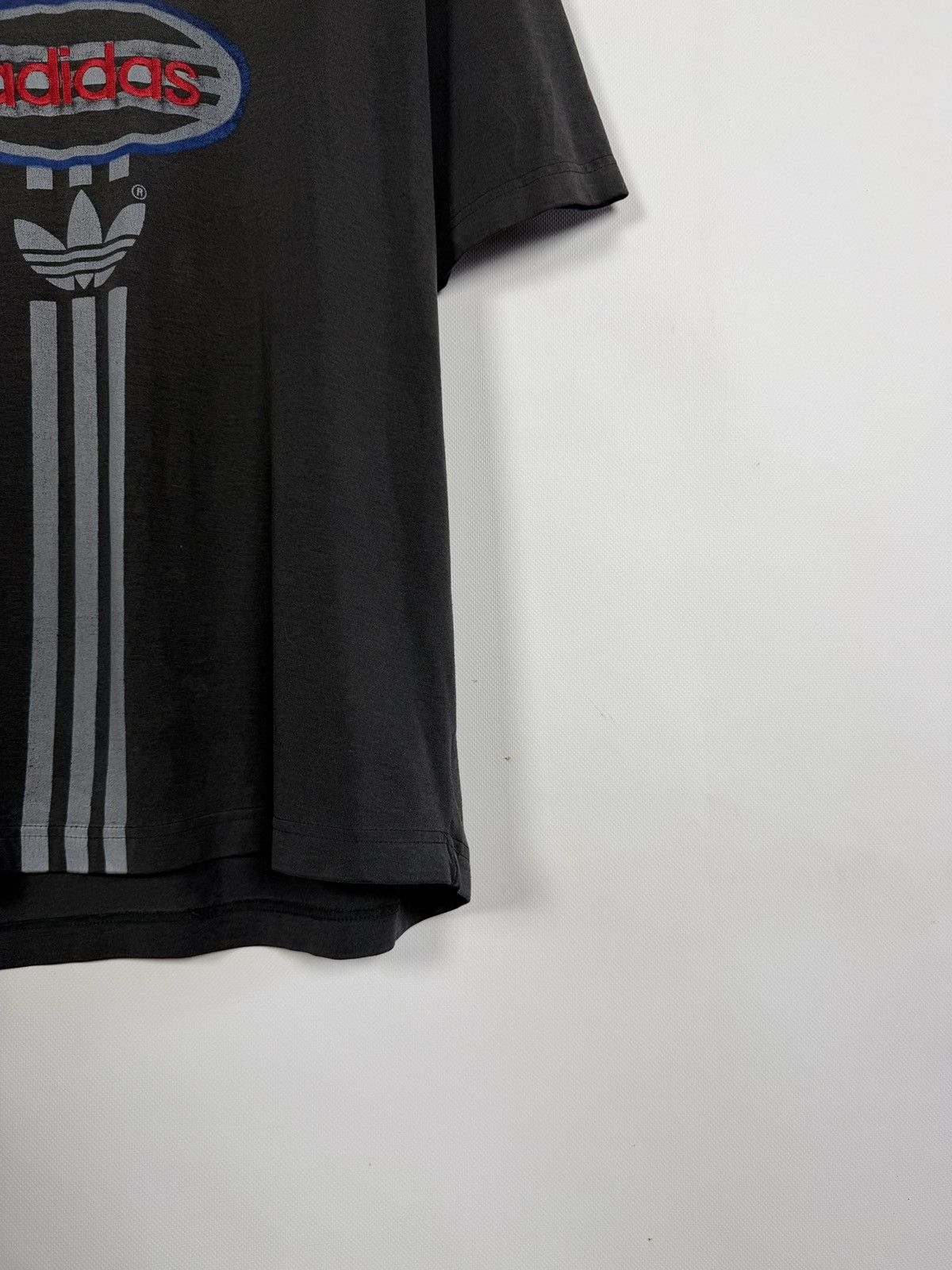 Adidas Adidas Vintage 90s T-Shirt Retro Three Stripes Trefoil Logo Size US XL / EU 56 / 4 - 5 Thumbnail