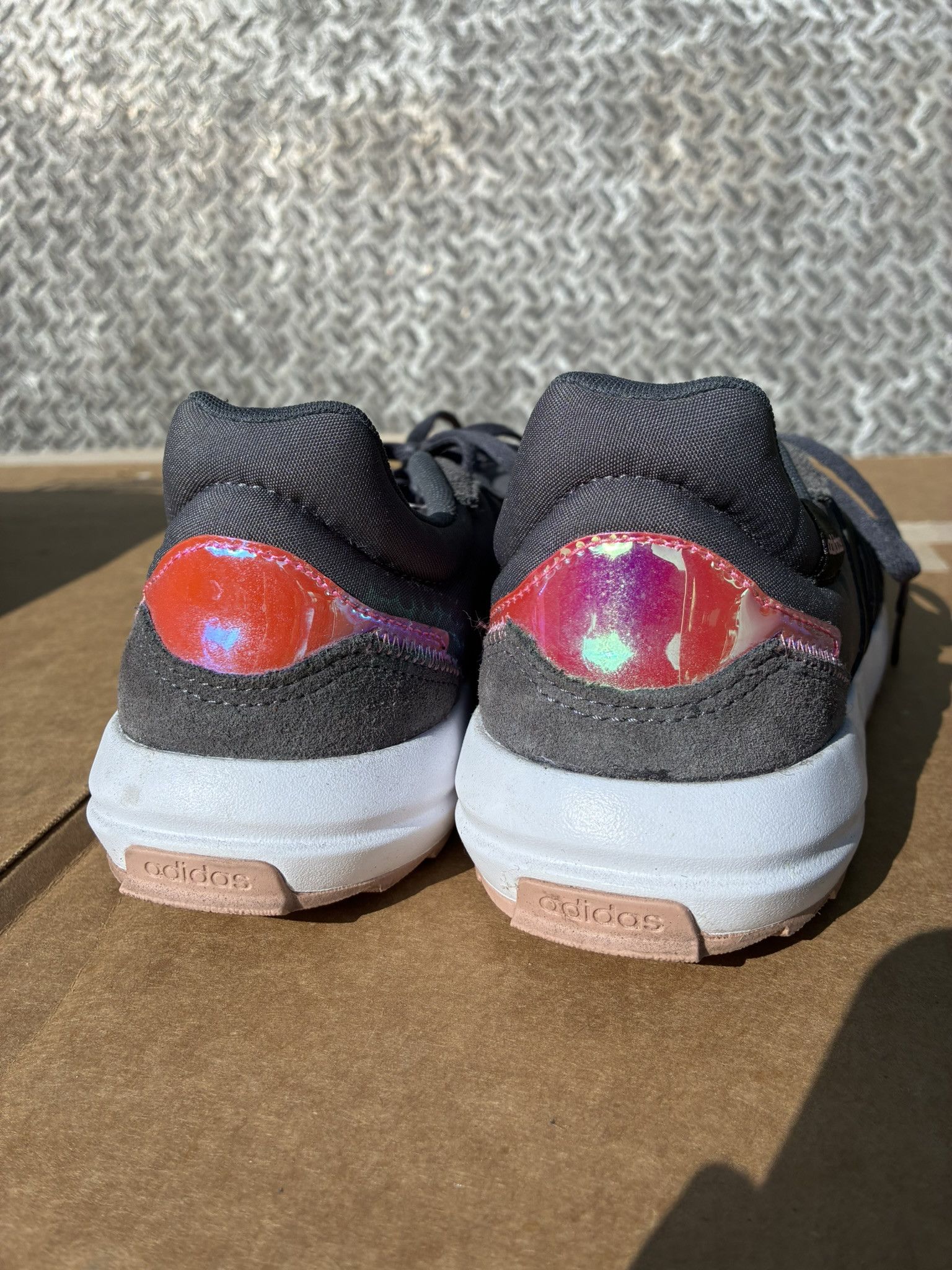 Adidas adidas Retrorun Women's Running Shoes Grey/Clear Pink FY8417 Size US 7.5 / IT 37.5 - 3 Thumbnail