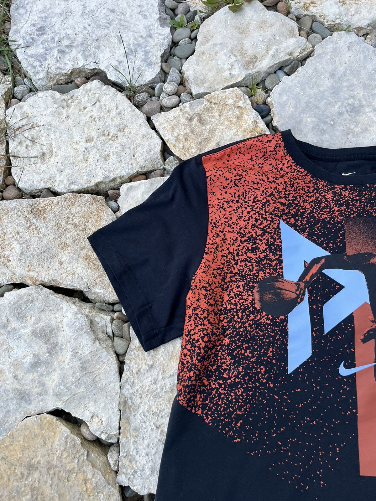 NBA × Nike Nike Paul George basketball central logo spray tee t-shirt Size US XL / EU 56 / 4 - 4 Thumbnail