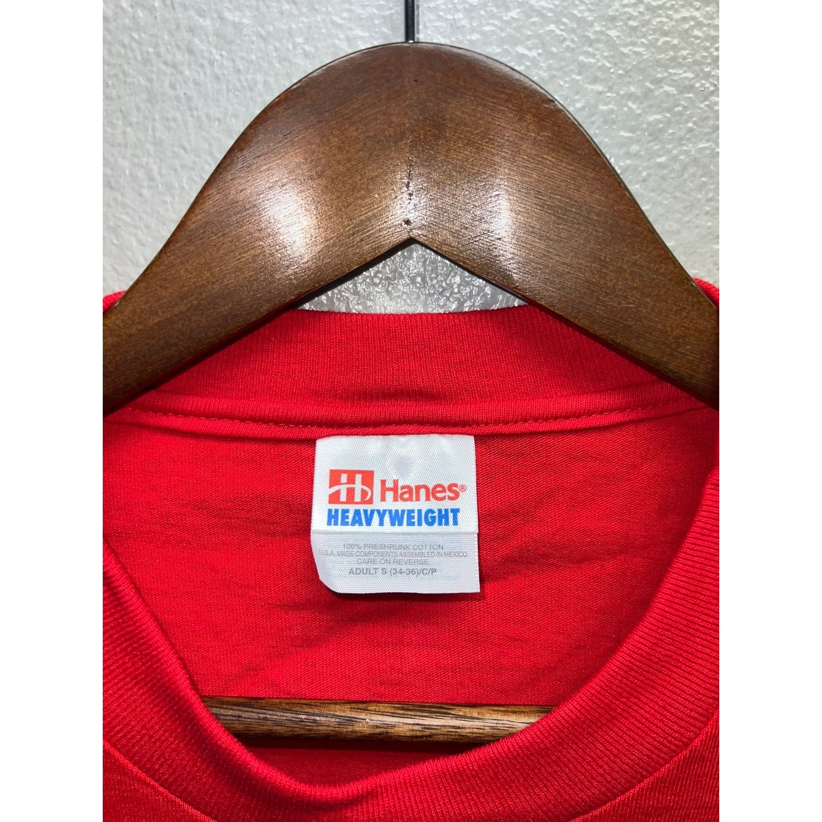 Hanes Vintage Shawnee Shirt Pennsylvania Poconos Mountains Red 90s Size US S / EU 44-46 / 1 - 4 Thumbnail