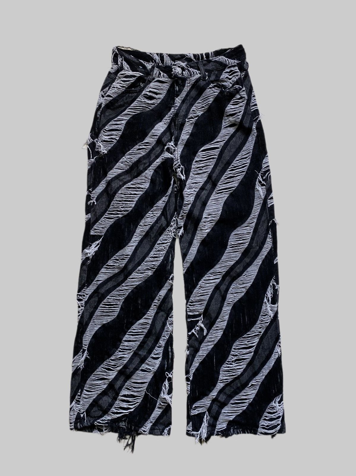 Japanese Brand Shredded Diagonal Stripe Wide-Leg Deconstructed Jeans Size US 30 / EU 46 - 1 Thumbnail