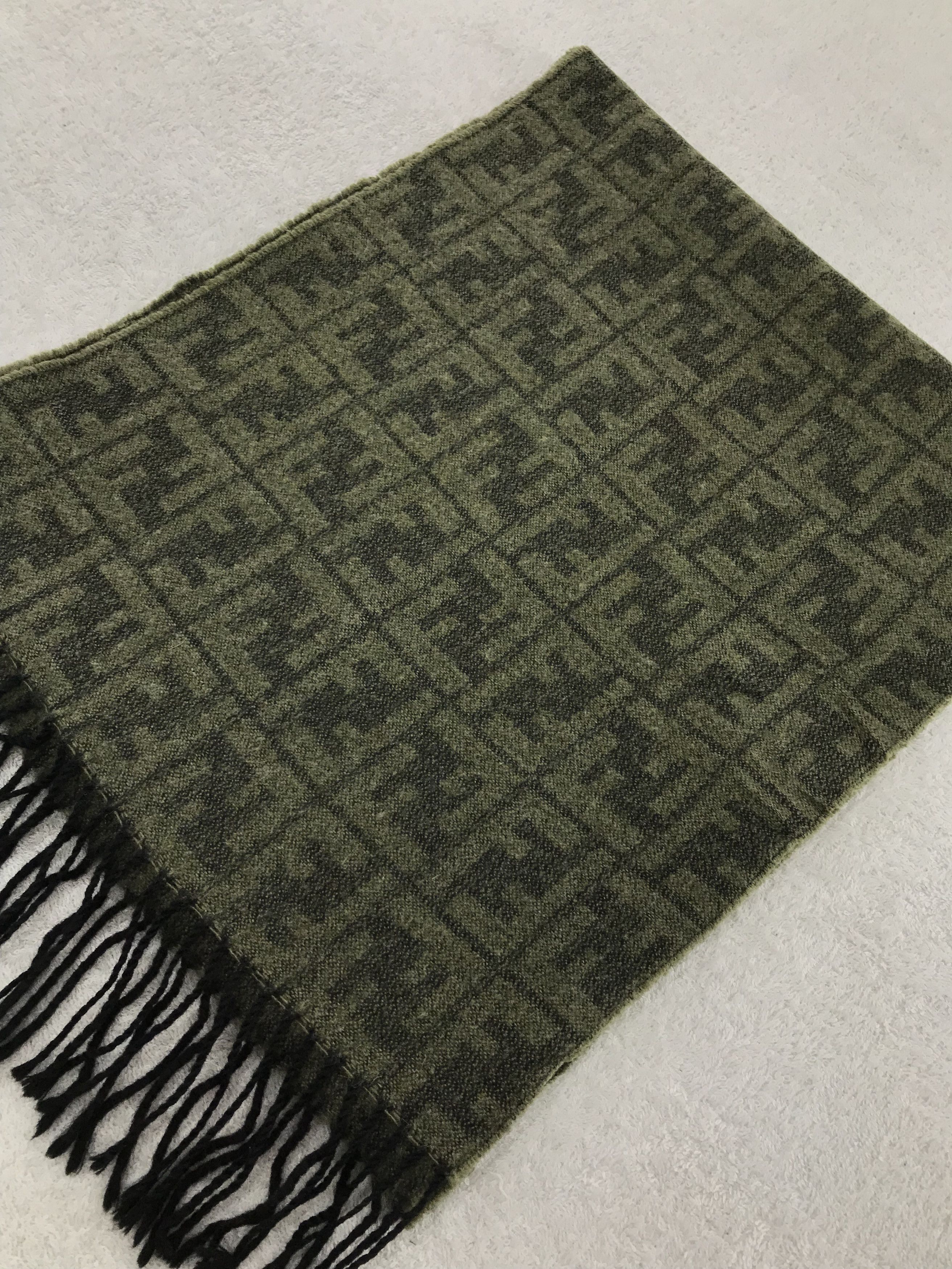 Vintage Fendi Scarf / Muffler / Neckwear - WW985 Size ONE SIZE - 3 Thumbnail