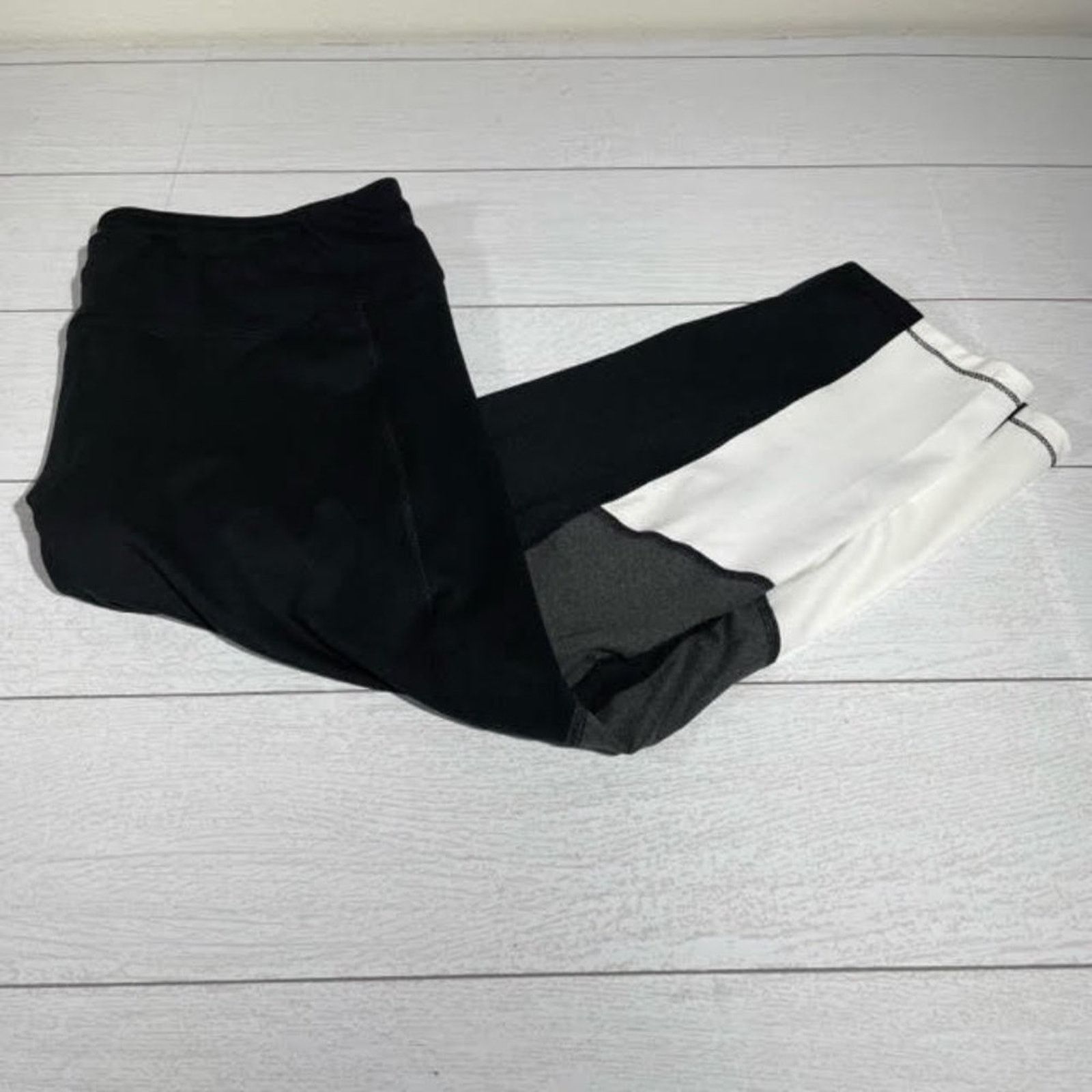 Other Just My Size Black White Mesh Panel Cropped Leggings Size 1X Size 31" - 1 Thumbnail
