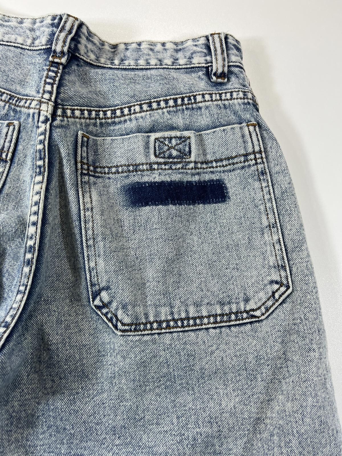 The Unbranded Brand Wide Leg Light Wash Denim Jeans with Patch Pockets Size 28" / US 6 / IT 42 - 9 Thumbnail