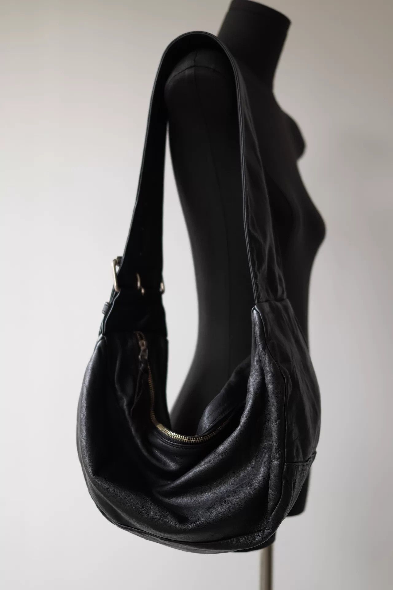 Yohji Yamamoto Yohji Yamamoto Y's Thick Cowhide Shoulder Bag Size ONE SIZE - 2 Thumbnail