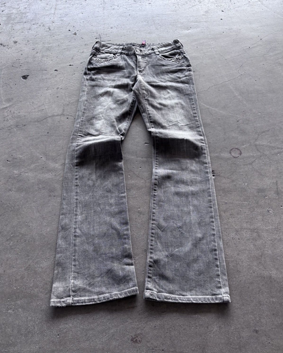 14th Addiction × Japanese Brand × KMRii 2000s Paskal Studed Mud Washed Grey Flared Denim Pants Size US 29 - 1 Thumbnail