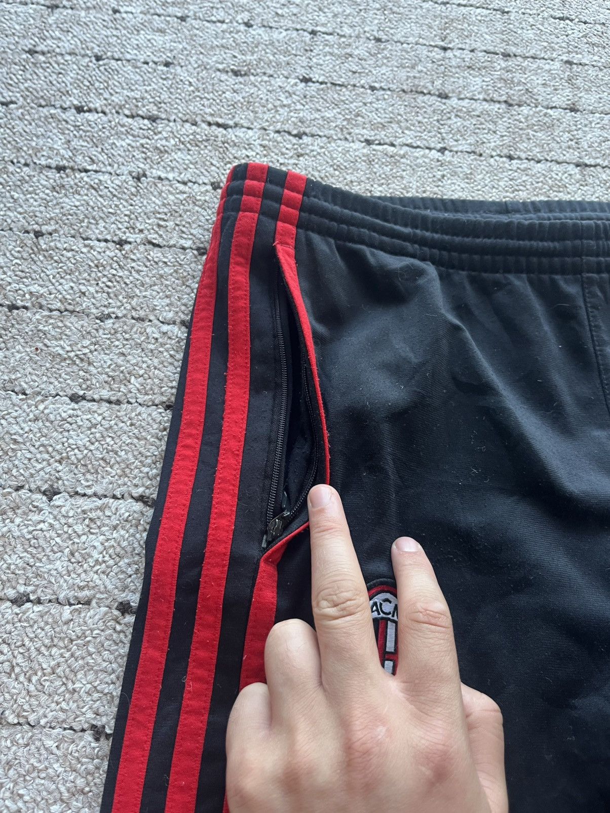 Puma Vintage AC Milan Trainingshose von Adidas Größe S Size US 30 / EU 46 - 7 Thumbnail