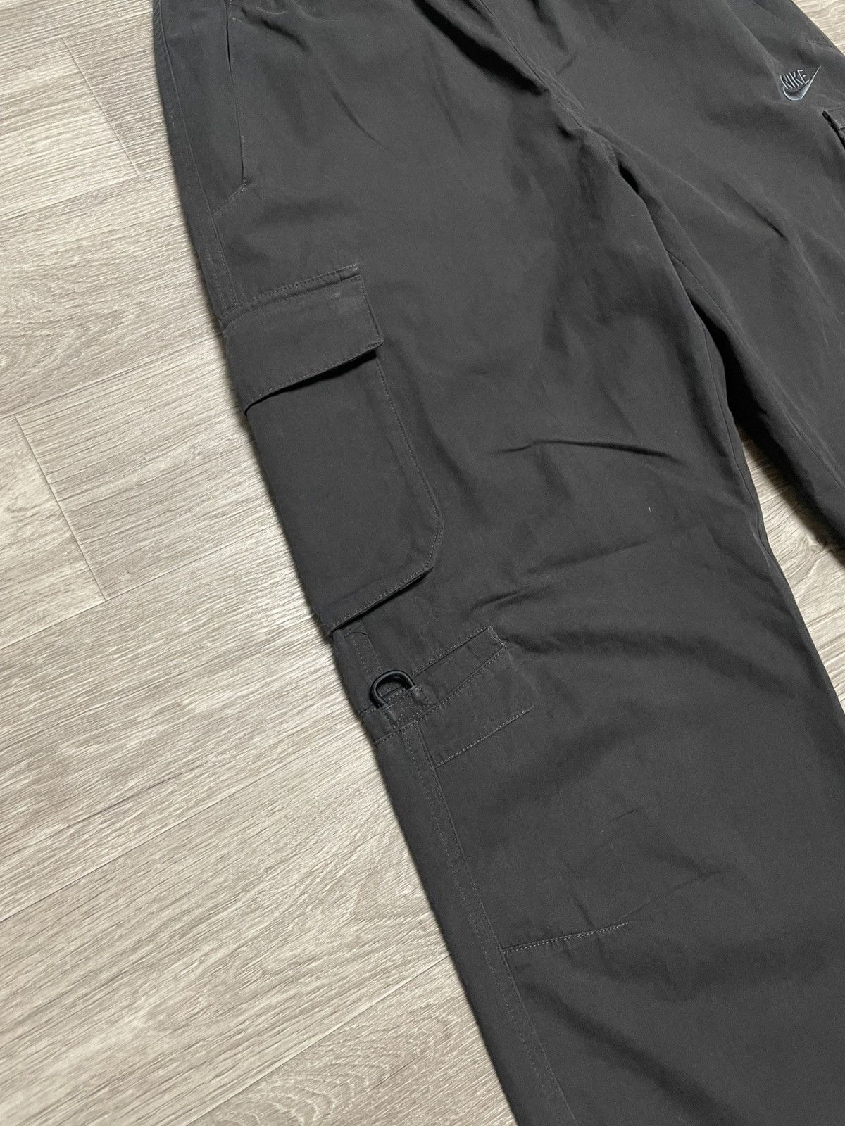Nike Vintage Nike Black Cargo Parachute Pants Y2K Streetwear Size US 32 / EU 48 - 9 Thumbnail