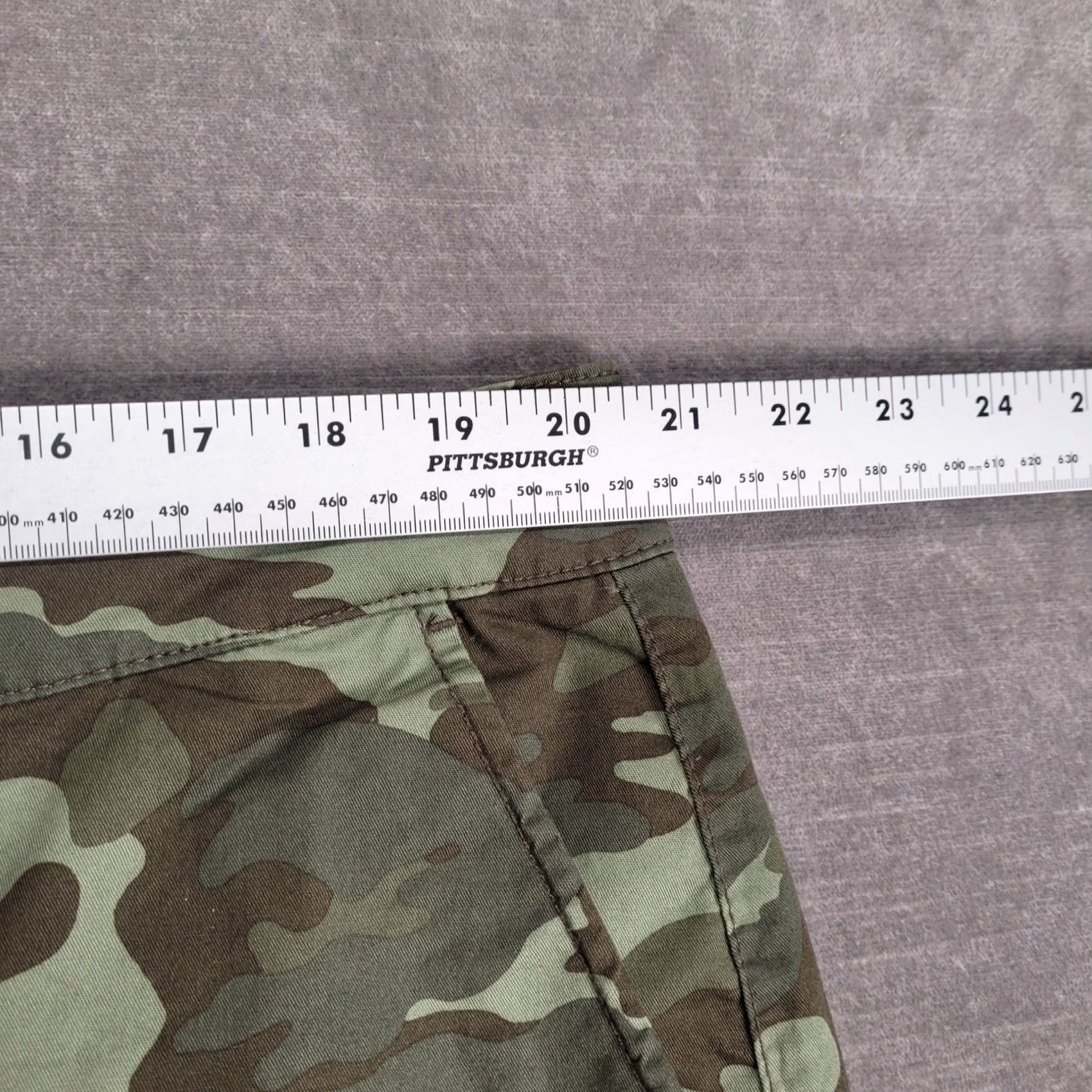Old Navy Old Navy High Rise Camo Print Casual Shorts Size 18 Womens Size 40" / US 18 - 4 Thumbnail