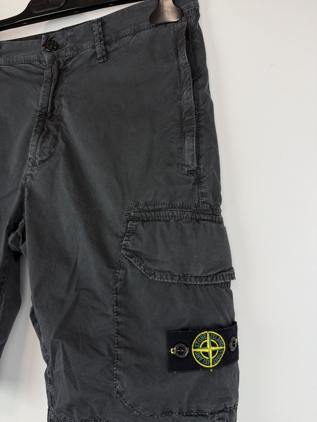 Stone Island Black Stone Island cargo shorts Size US 29 - 4 Thumbnail