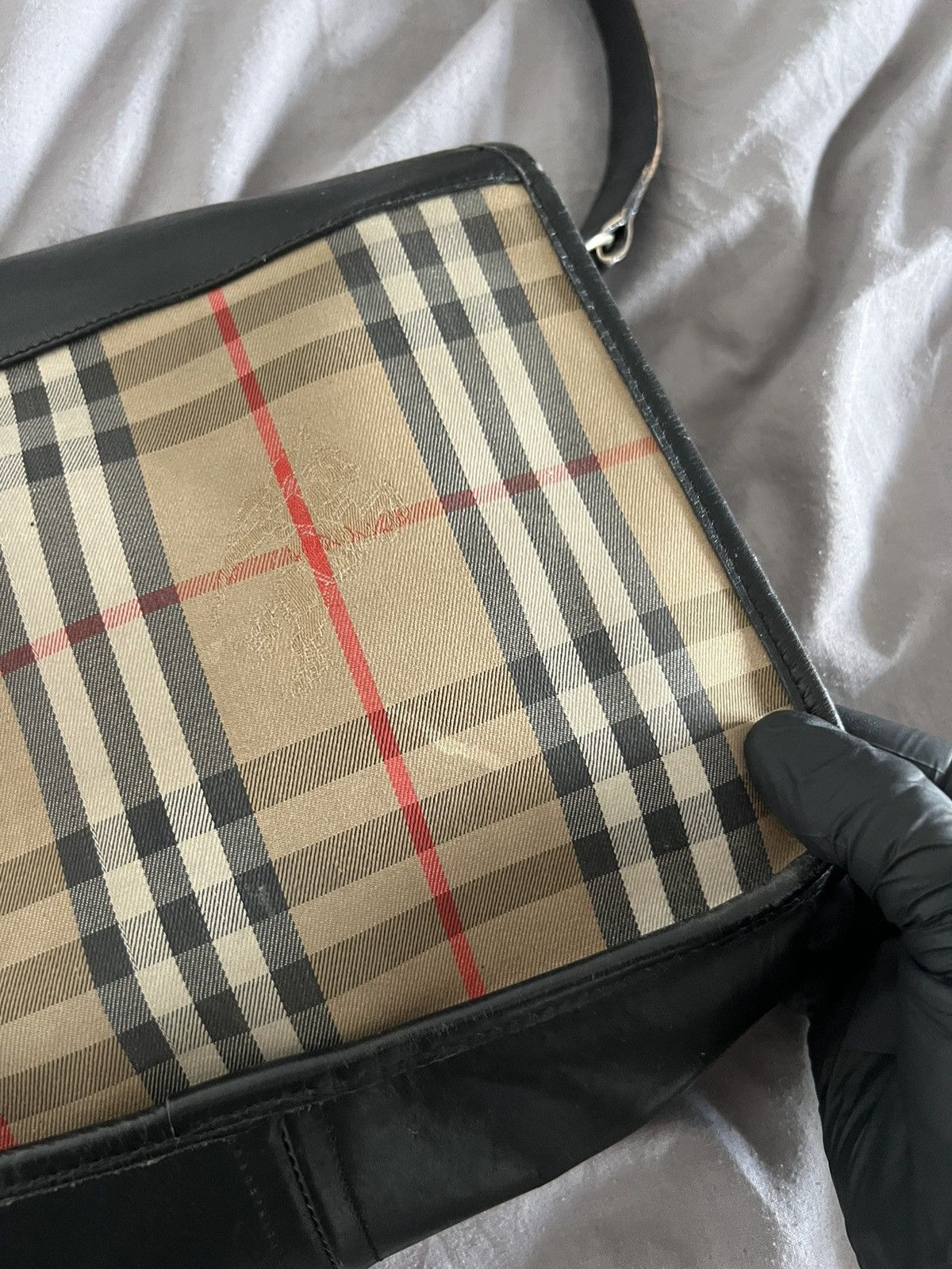 Burberry VINTAGE BURBERRYS NOVA CHECK CROSSBODY LEATHER BAG Size ONE SIZE - 13 Thumbnail