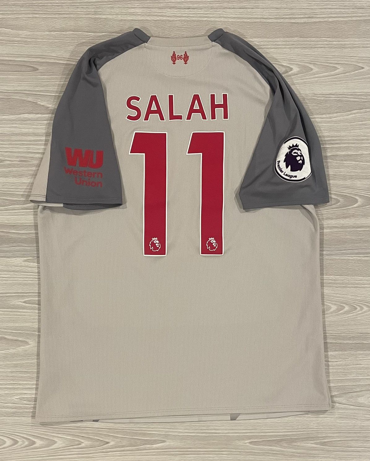 New Balance New Balance 2018/19 Liverpool Salah #11 Jersey Men’s Medium Size US M / EU 48-50 / 2 - 1 Thumbnail