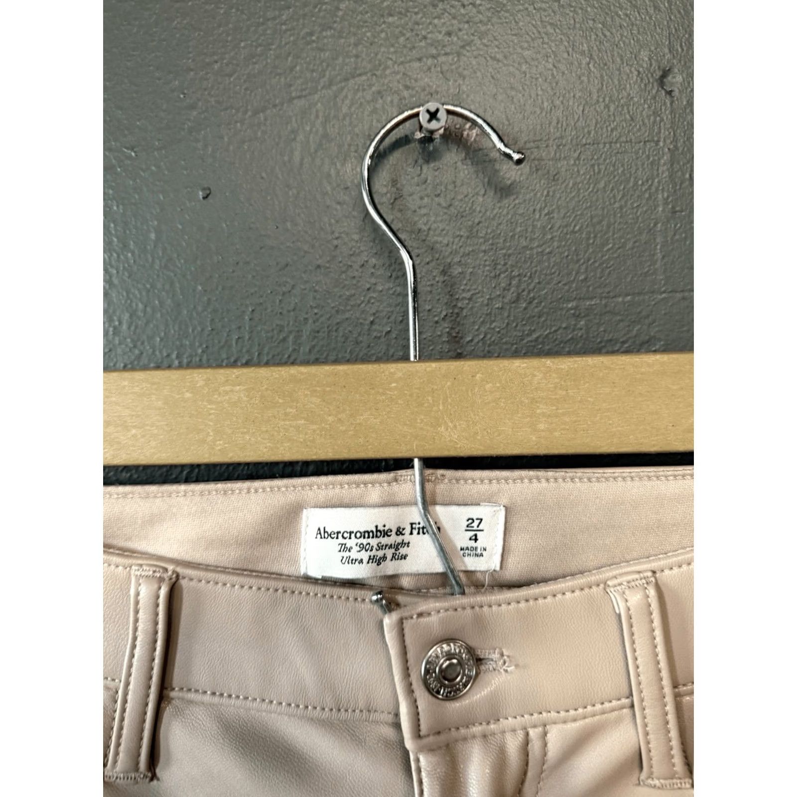 Abercrombie & Fitch Abercrombie & Fitch Pants Womens Size 27/4 Beige Faux Leather Straight Leg Size 27" / US 4 / IT 40 - 3 Thumbnail