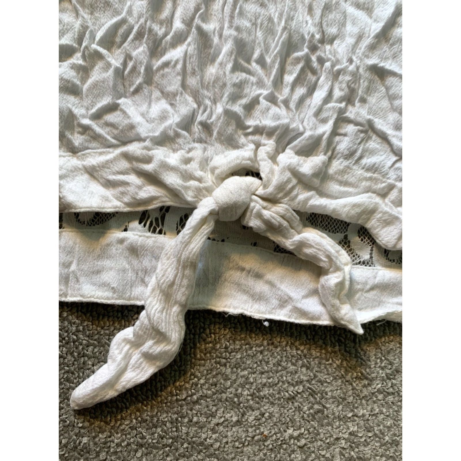 Forever 21 FOREVER 21 Womens Short Sleeve Small S Laced Shirt Knotted Front White Top Size S / US 4 / IT 40 - 4 Thumbnail