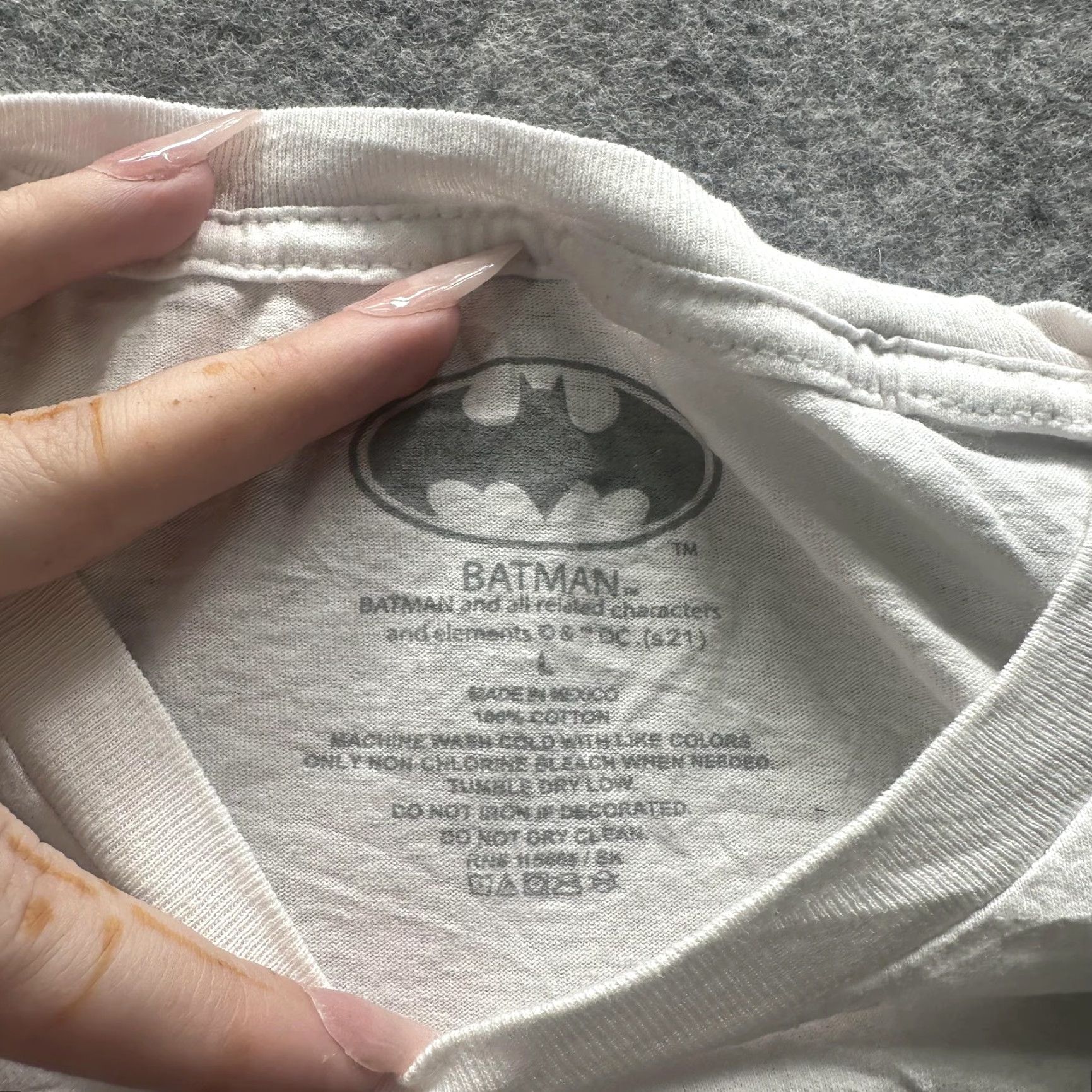 Logo 7 Batman Shirt Mens Large White DC Comics Superhero Graphic Logo Tee Tagless"} Size US L / EU 52-54 / 3 - 3 Thumbnail