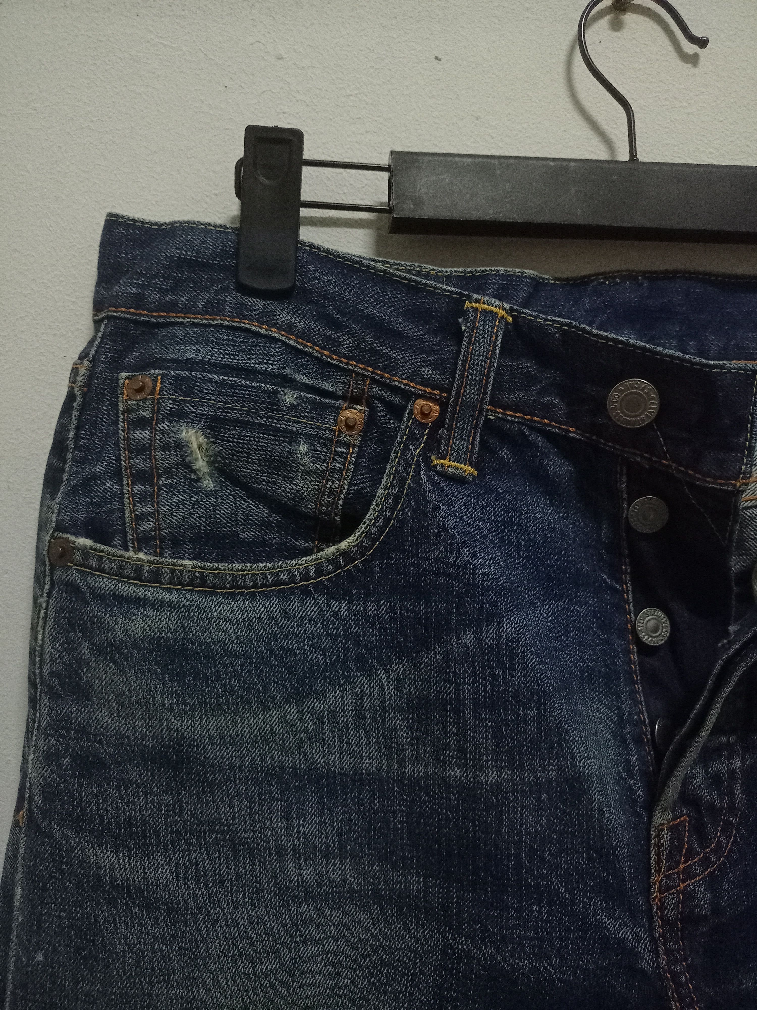 Levi's Vintage Levis 501 Selvedge V Stitch Distressed Jeans 30x28 Size US 30 / EU 46 - 5 Thumbnail