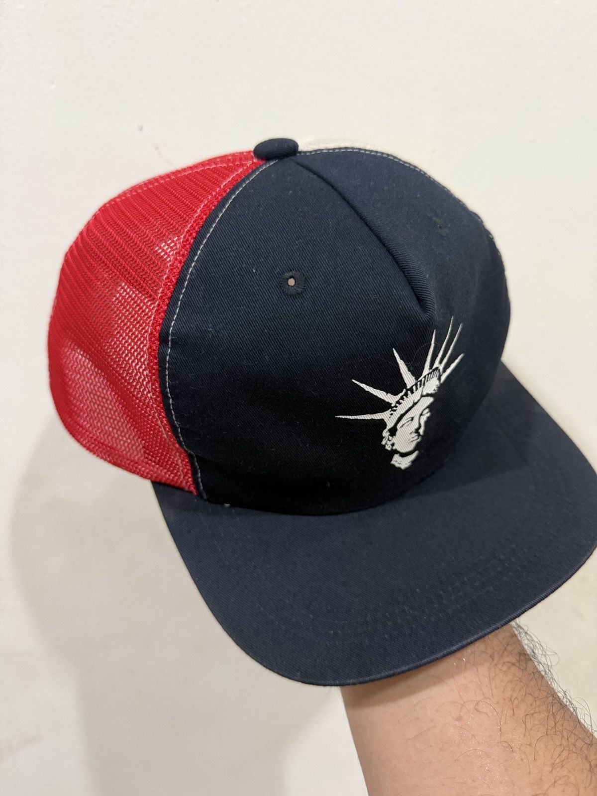 Japanese Brand VTG ANTICLASS The Death of Statue Trucker Hat Size ONE SIZE - 4 Thumbnail