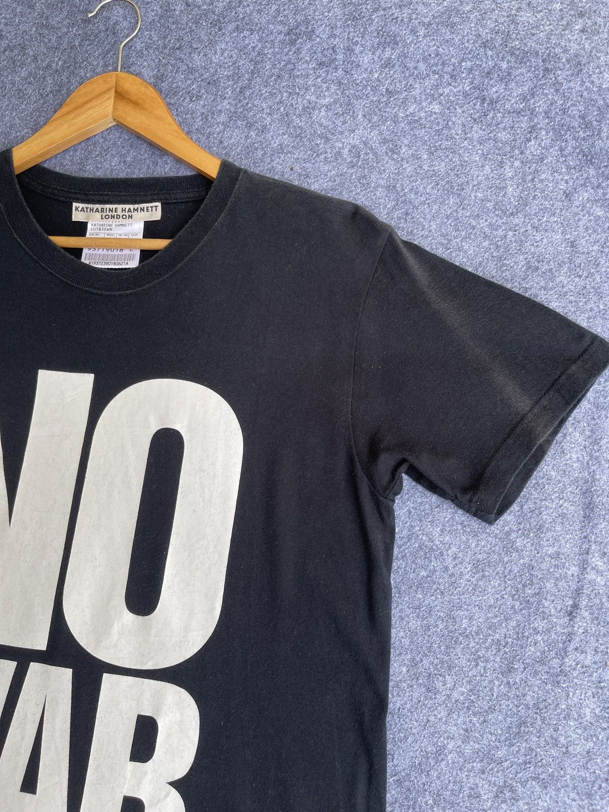 Katharine Hamnett London Last Drop🔥Rare🔥KATHARINE HAMNETT LONDON No War Black Tee Size US L / EU 52-54 / 3 - 10 Thumbnail