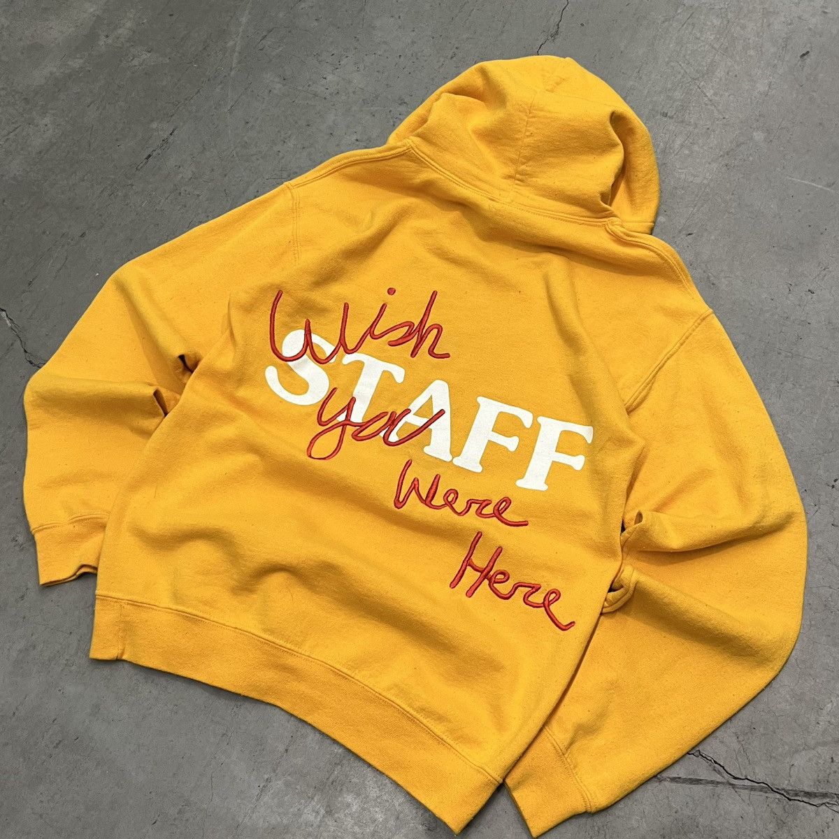 Travis Scott Astroworld Tour Staff Hoodie Size US S / EU 44-46 / 1 - 1 Thumbnail