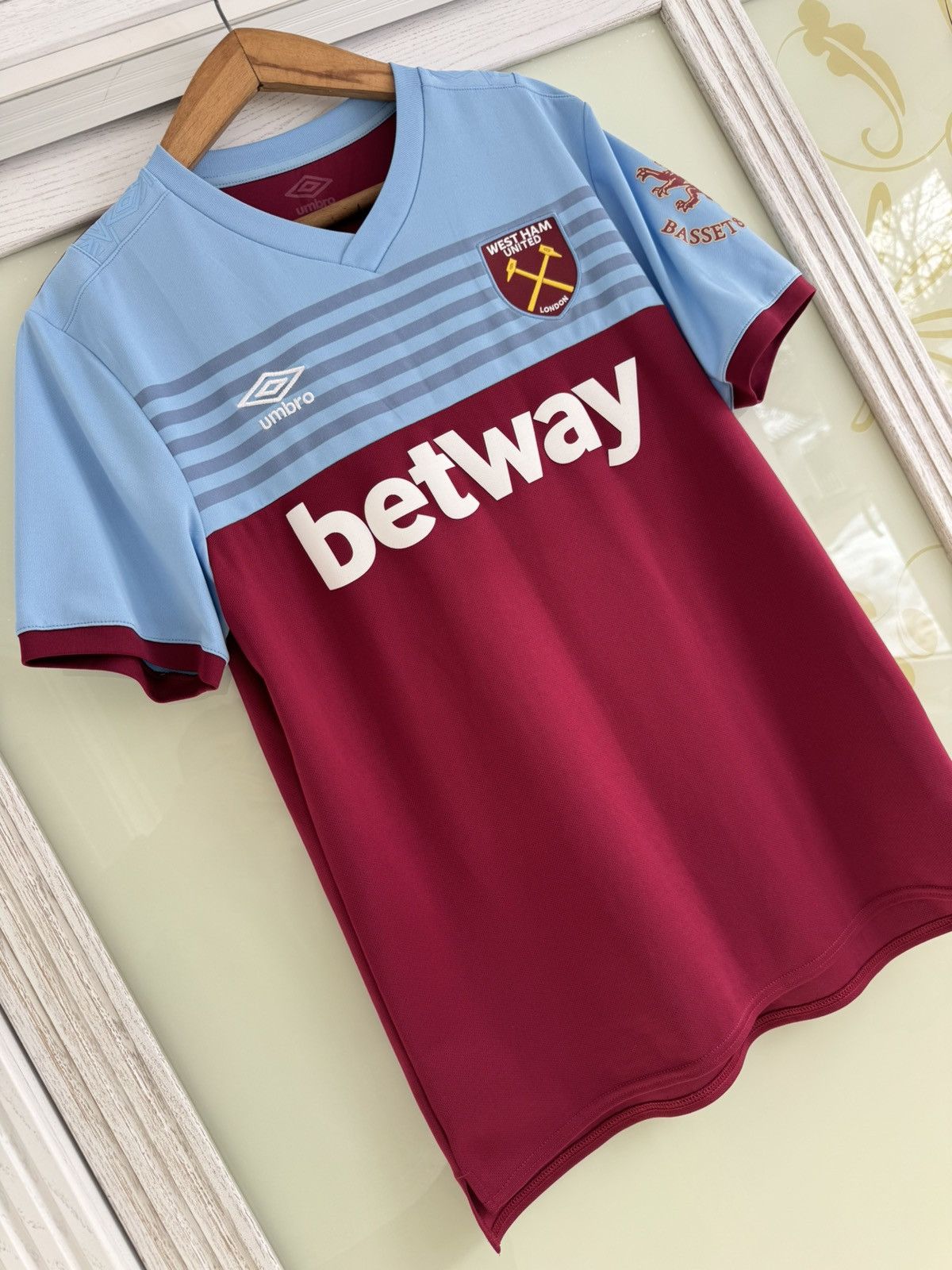 Umbro West Ham United 2019-2020 Home Soccer Jersey Football Shirt Size US L / EU 52-54 / 3 - 4 Thumbnail