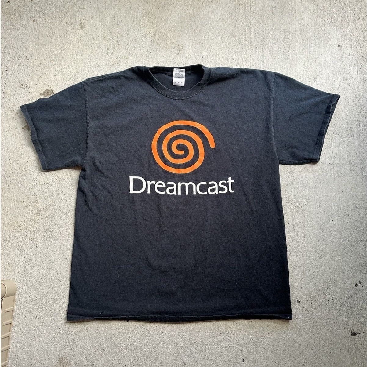 Gildan Vintage 90s SEGA Dreamcast Video Game Promo Black T-Shirt XL Size US XL / EU 56 / 4 - 1 Thumbnail