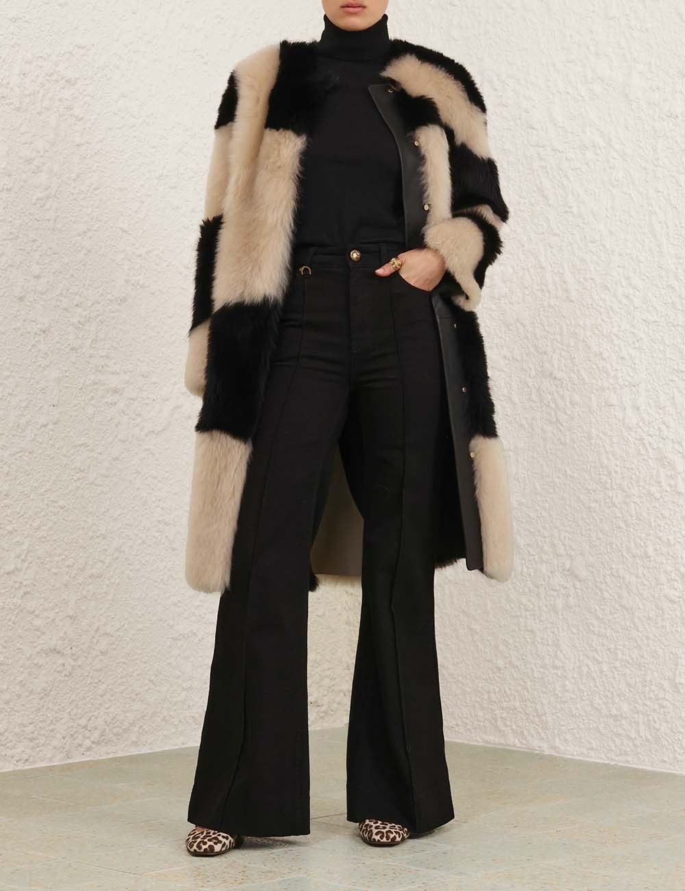 oc11z0725 Illustration Swirl Coat in Beige/Black