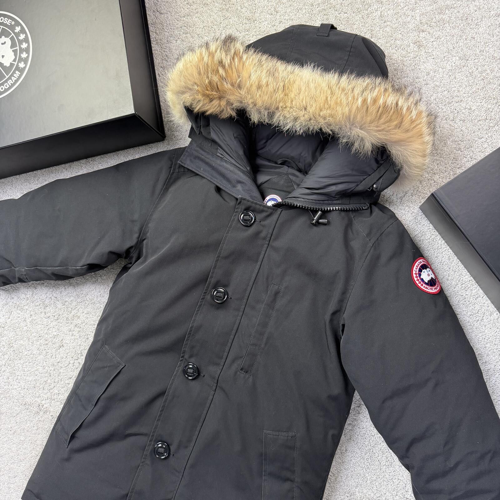 Canada Goose Canada Goose Chateau Size S Size US S / EU 44-46 / 1 - 2 Thumbnail